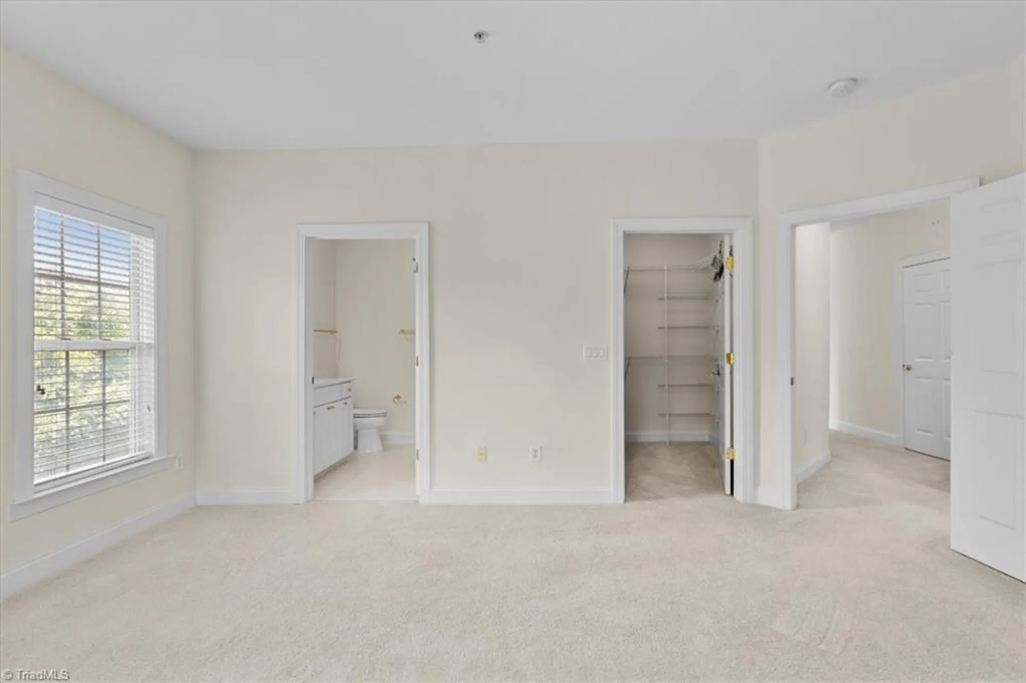 Property Slideshow image 22 of 39 | 524 college rd apt 306, Greensboro, NC, 27410