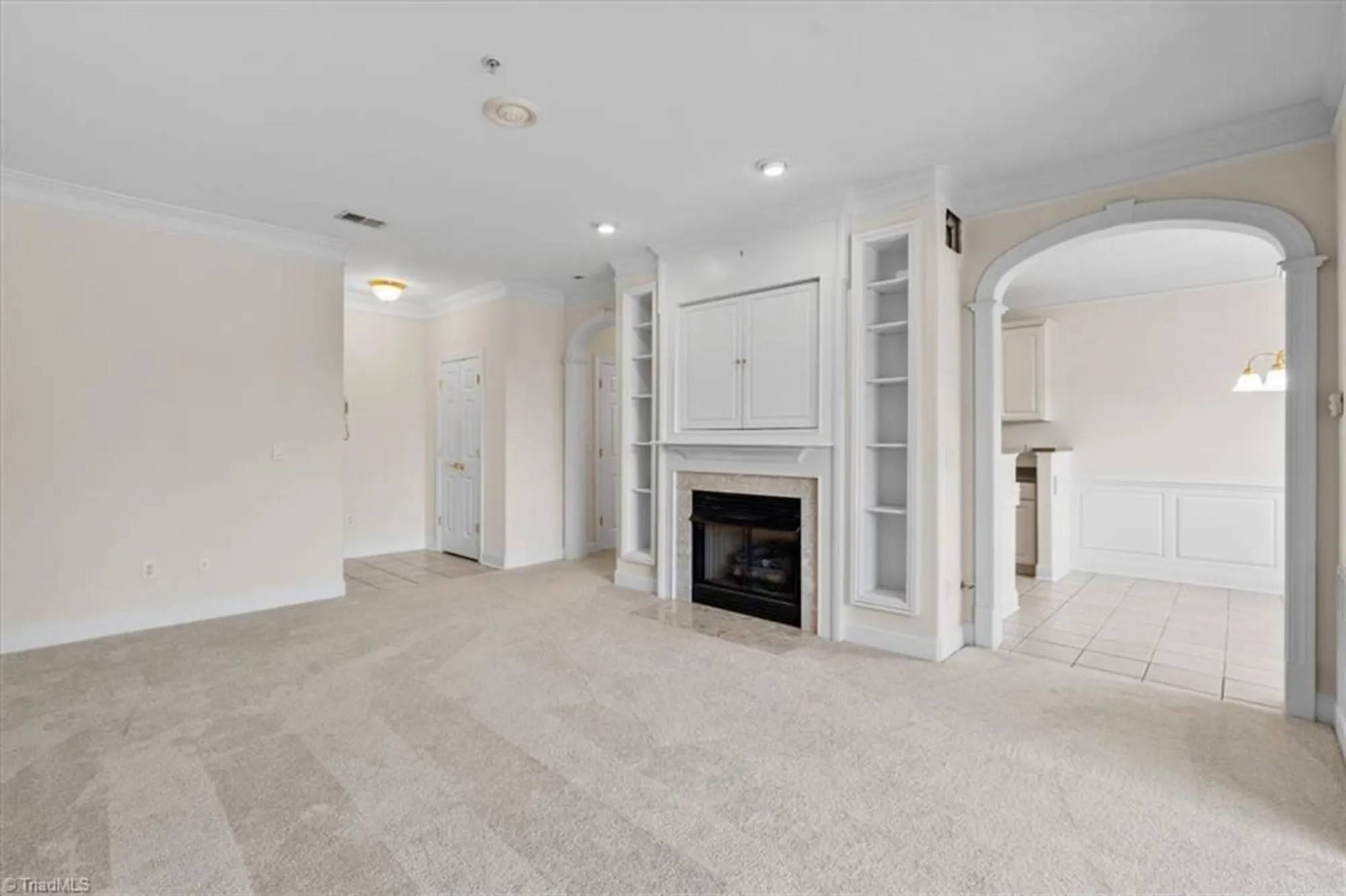 Property Slideshow image 5 of 39 | 524 college rd apt 306, Greensboro, NC, 27410