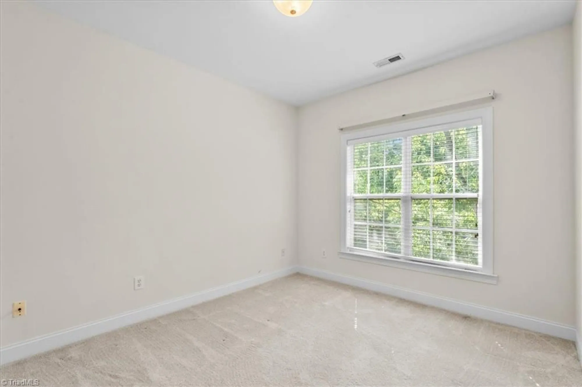 Property Slideshow image 24 of 39 | 524 college rd apt 306, Greensboro, NC, 27410
