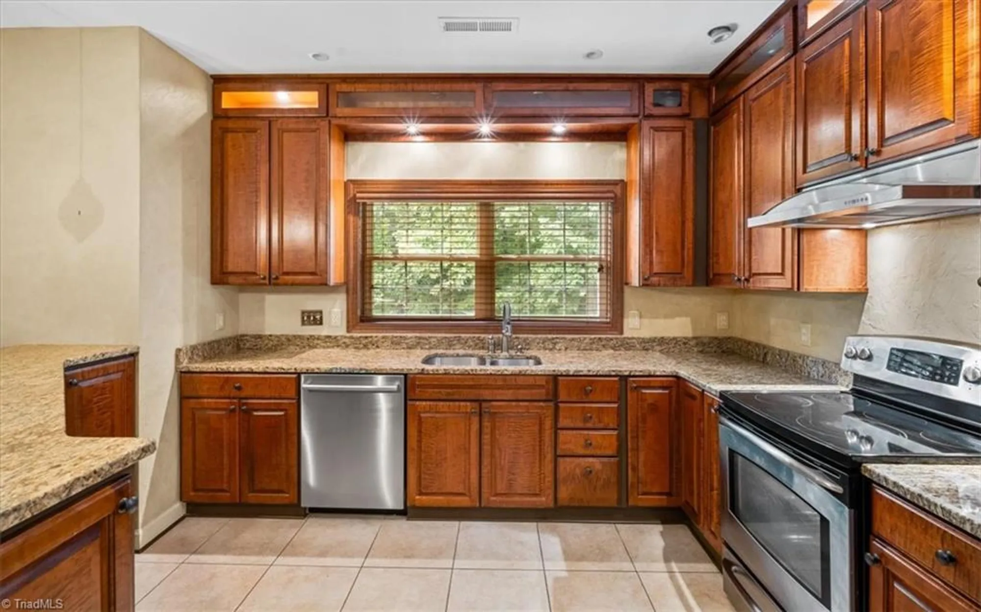 Property Slideshow image 11 of 39 | 10 indigo lake ter p, Greensboro, NC, 27455