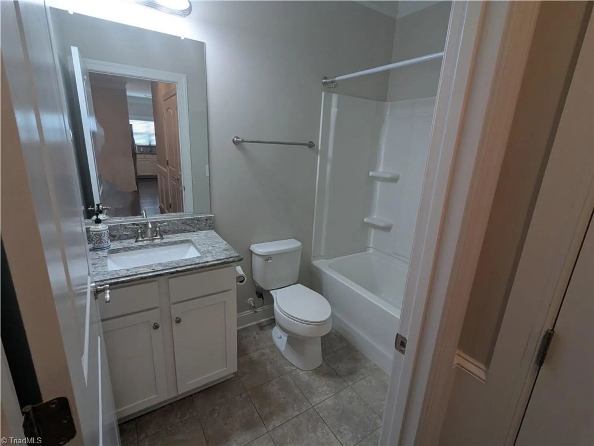 Property Slideshow image 23 of 36 | 405 zurich ct, Winston Salem, NC, 27127