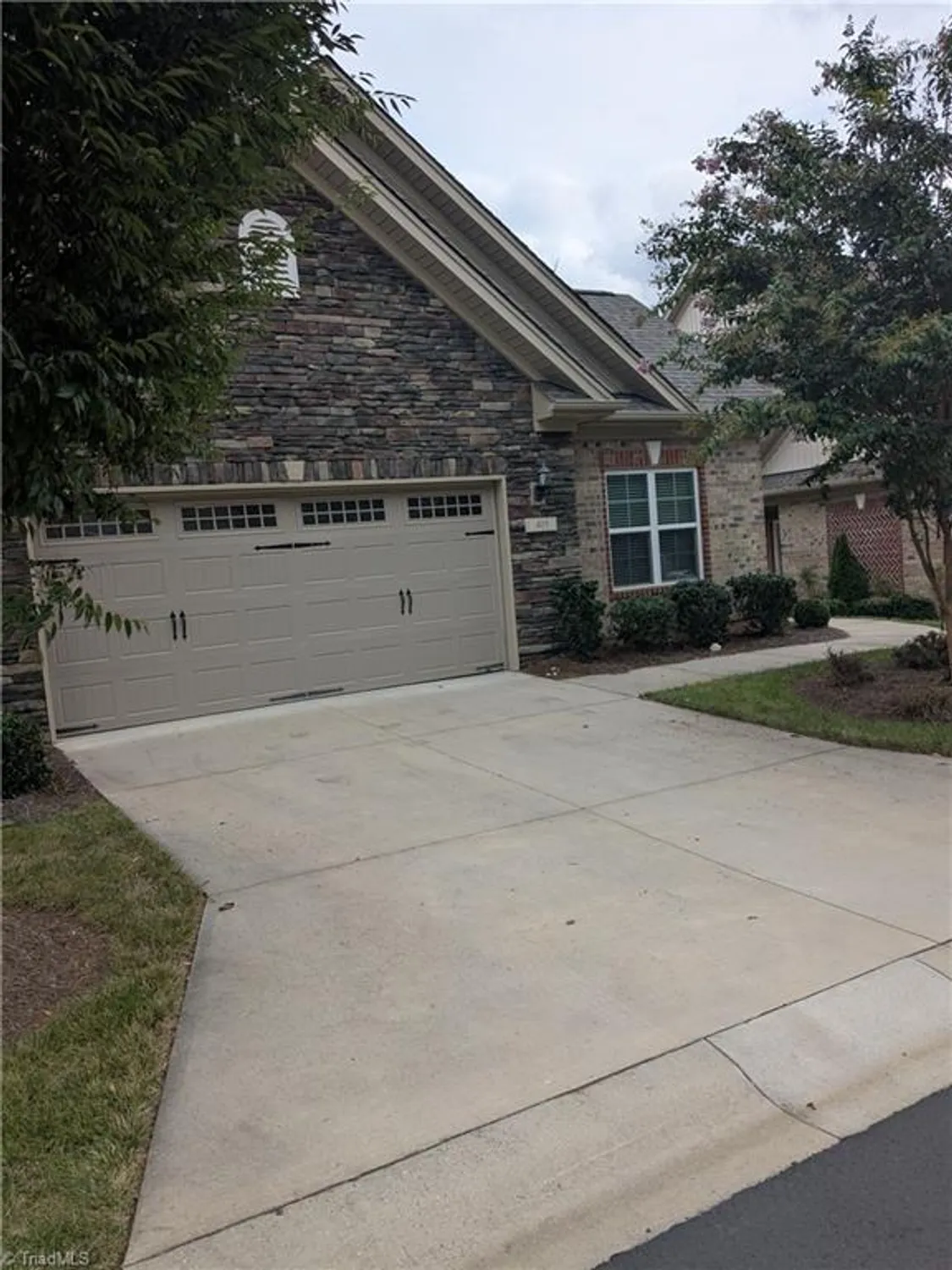 Property Slideshow image 2 of 36 | 405 zurich ct, Winston Salem, NC, 27127