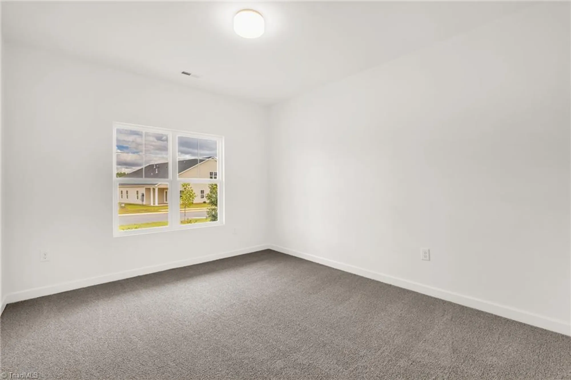 Property Slideshow image 18 of 30 | 201 creekside ter, Clemmons, NC, 27012