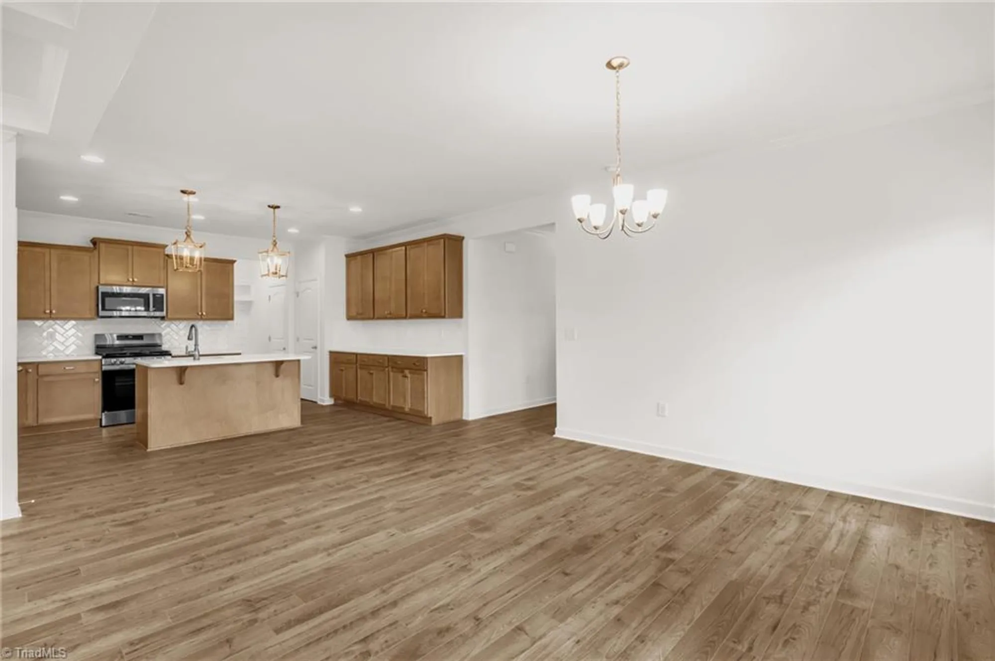 Property Slideshow image 8 of 30 | 201 creekside ter, Clemmons, NC, 27012