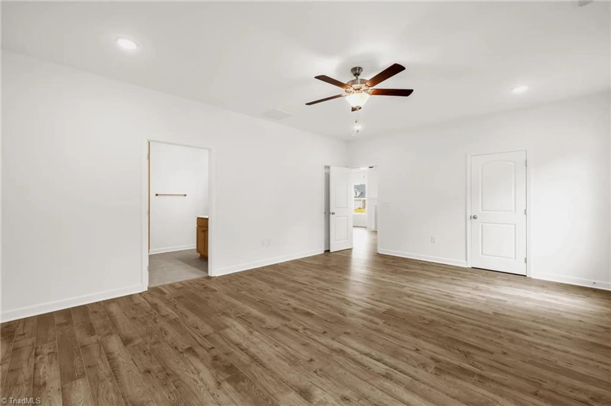 Property Slideshow image 21 of 30 | 201 creekside ter, Clemmons, NC, 27012