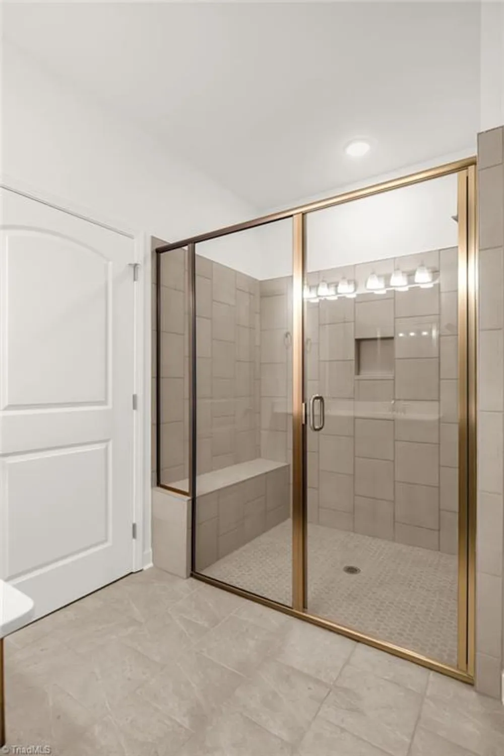 Property Slideshow image 23 of 30 | 201 creekside ter, Clemmons, NC, 27012