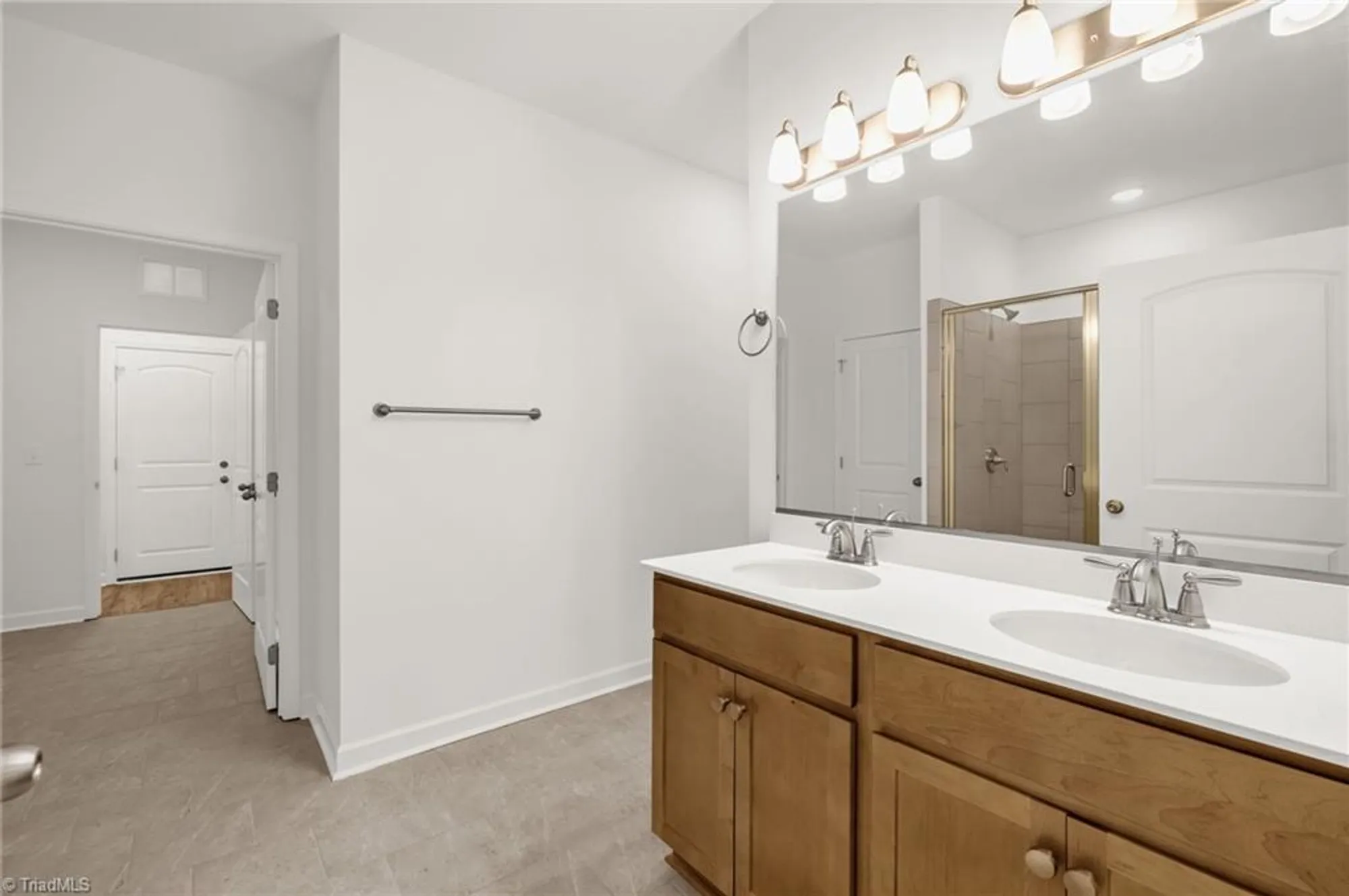 Property Slideshow image 22 of 30 | 201 creekside ter, Clemmons, NC, 27012