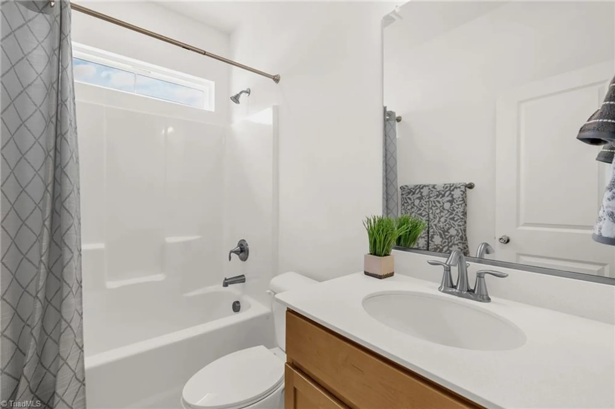 Property Slideshow image 14 of 32 | 301 beeson ct, Clemmons, NC, 27012