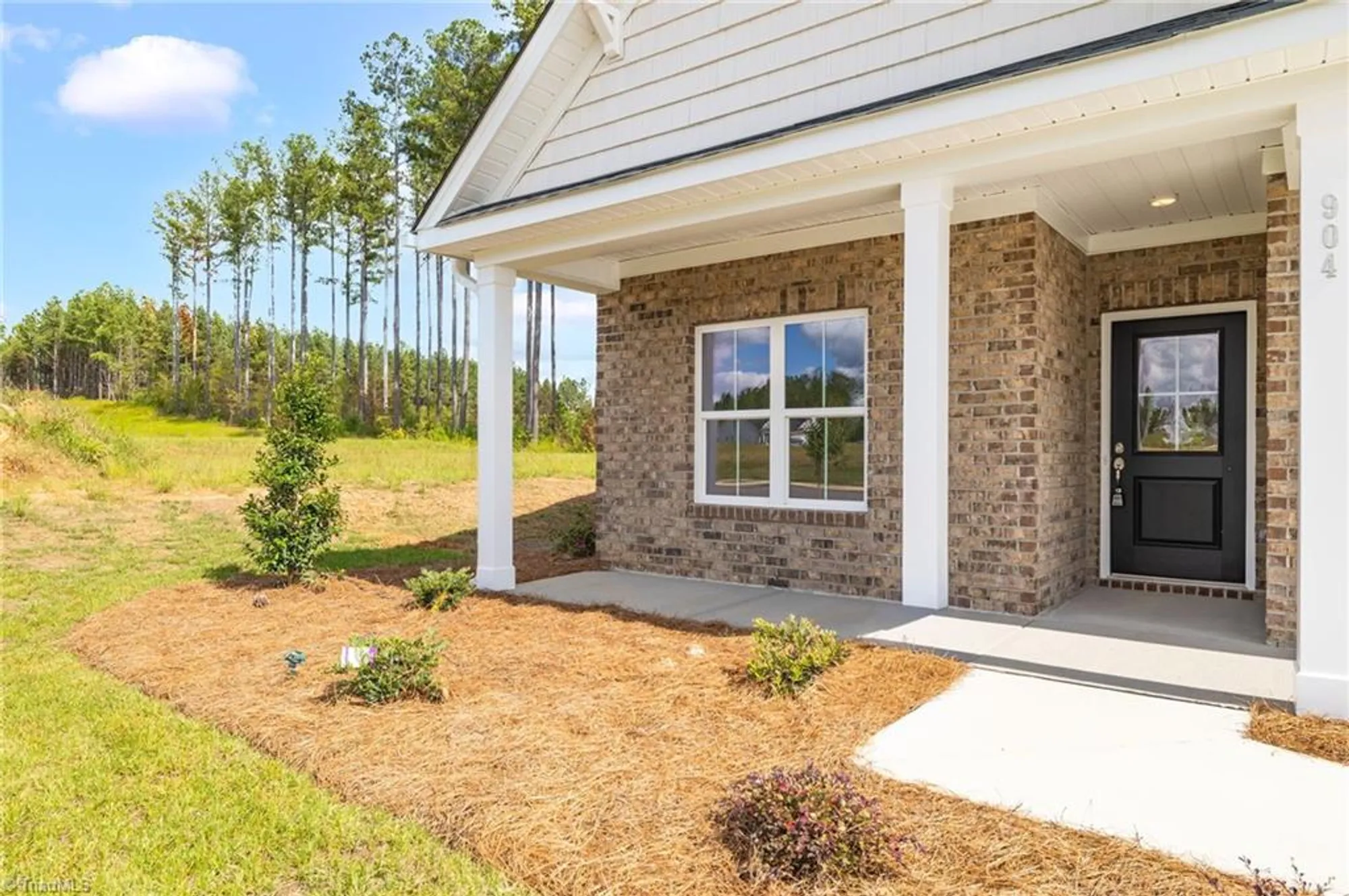 Property Slideshow image 4 of 30 | 904 beeson ct, Clemmons, NC, 27012