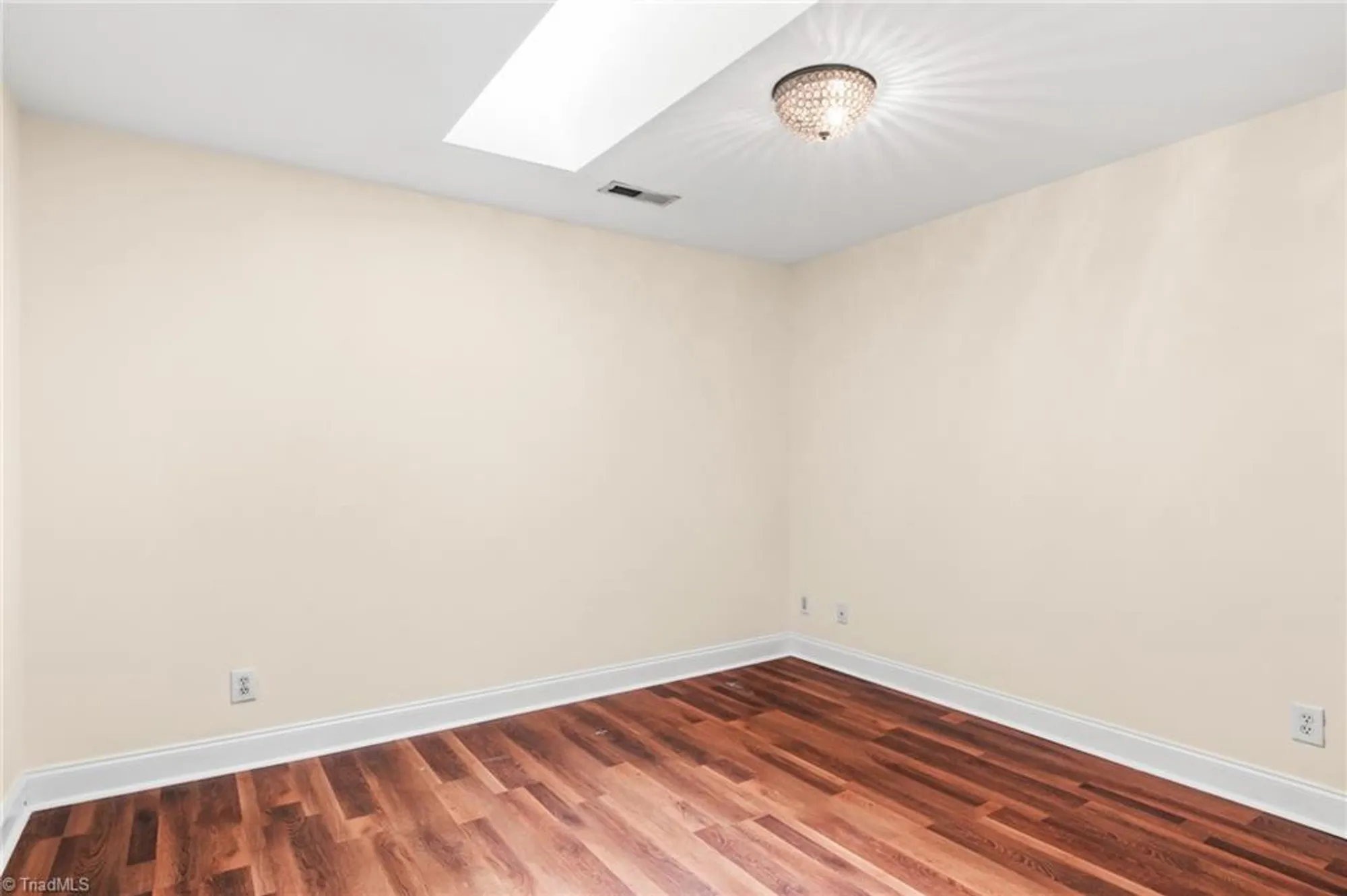 Property Slideshow image 31 of 49 | 106 queensbury dr, Winston Salem, NC, 27127