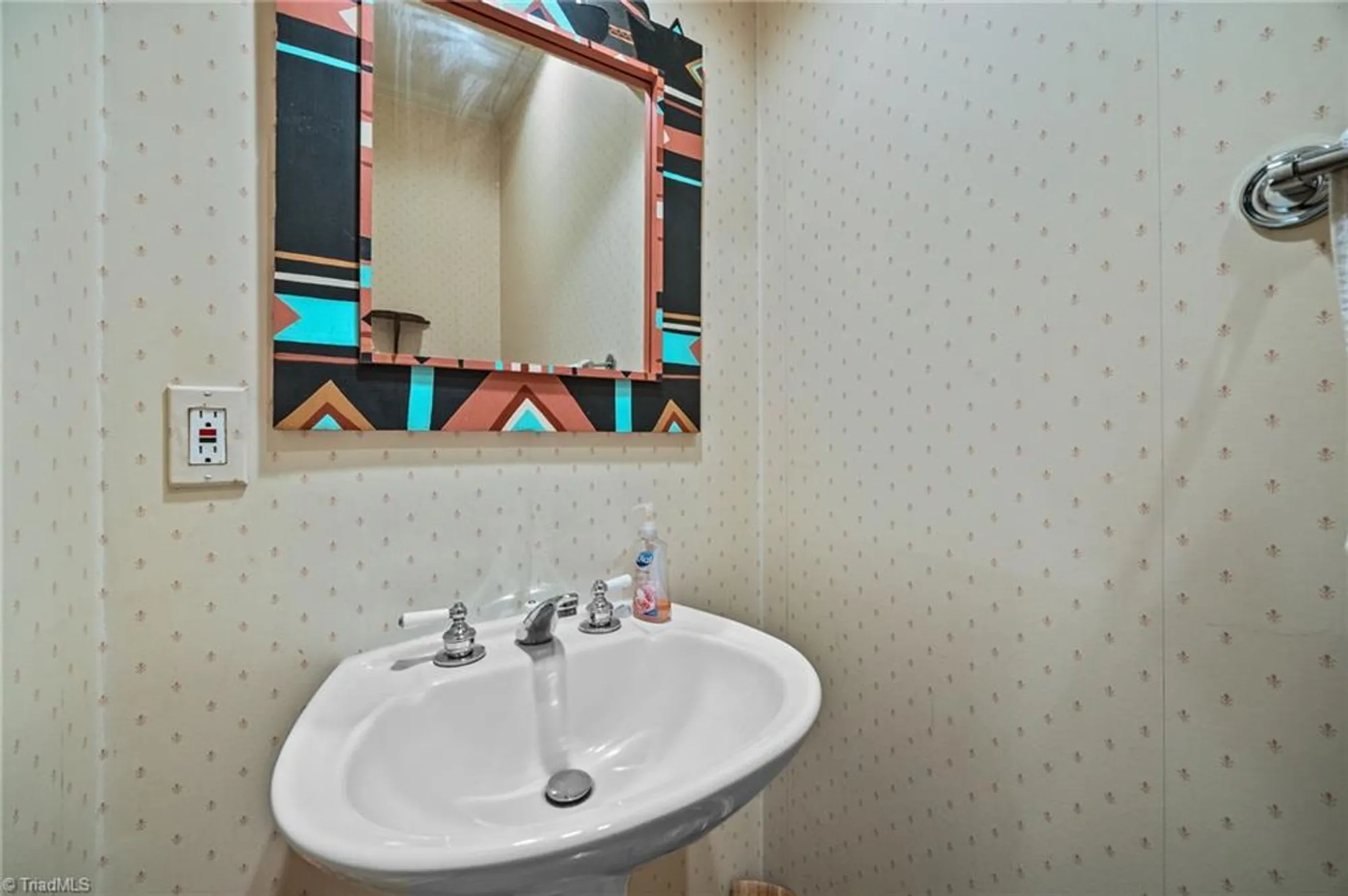 Property Slideshow image 15 of 42 | 697 spindlewood, Pittsboro, NC, 27312