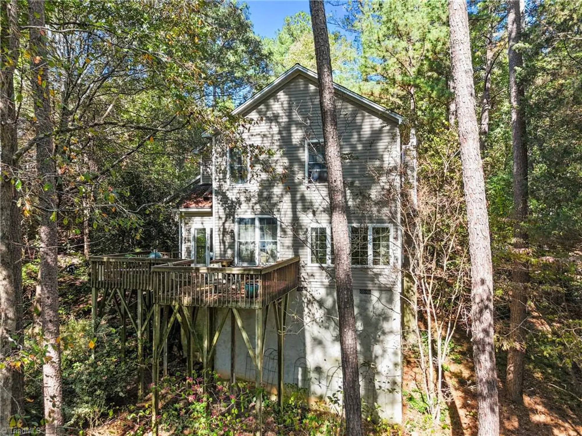 Property Slideshow image 16 of 42 | 697 spindlewood, Pittsboro, NC, 27312