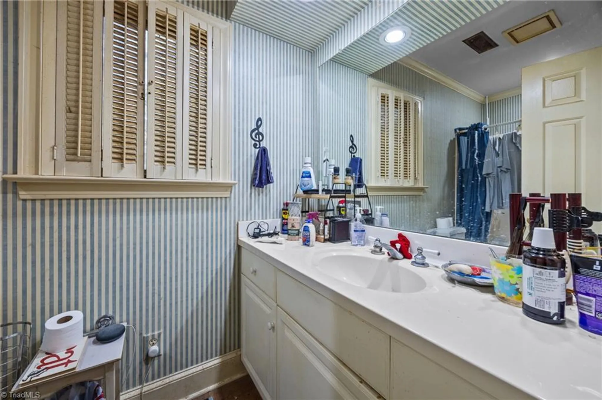 Property Slideshow image 30 of 42 | 697 spindlewood, Pittsboro, NC, 27312