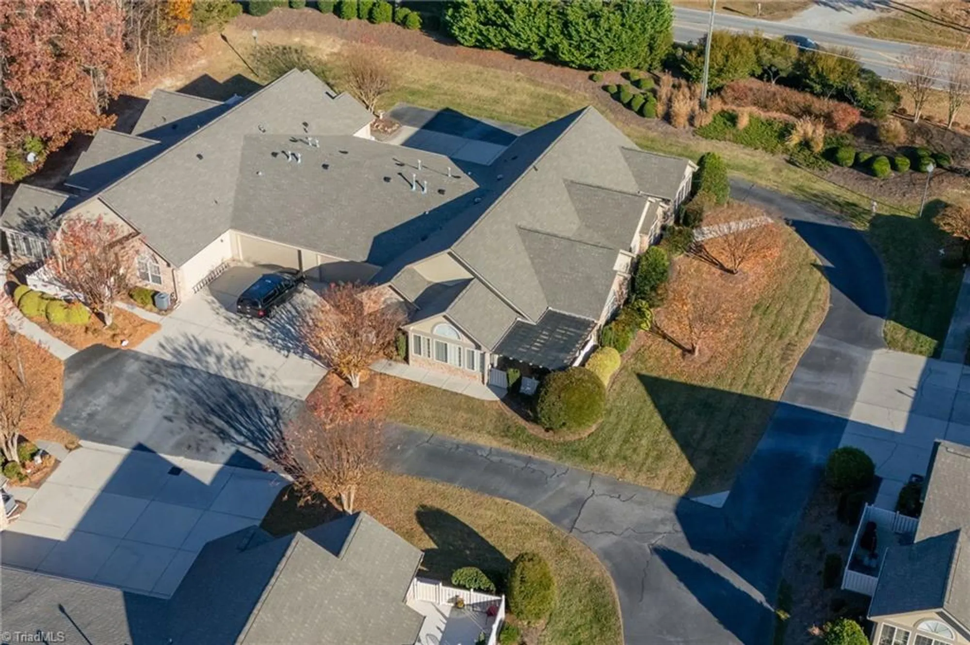 Property Slideshow image 31 of 37 | 4332 grassy moss dr, Greensboro, NC, 27409