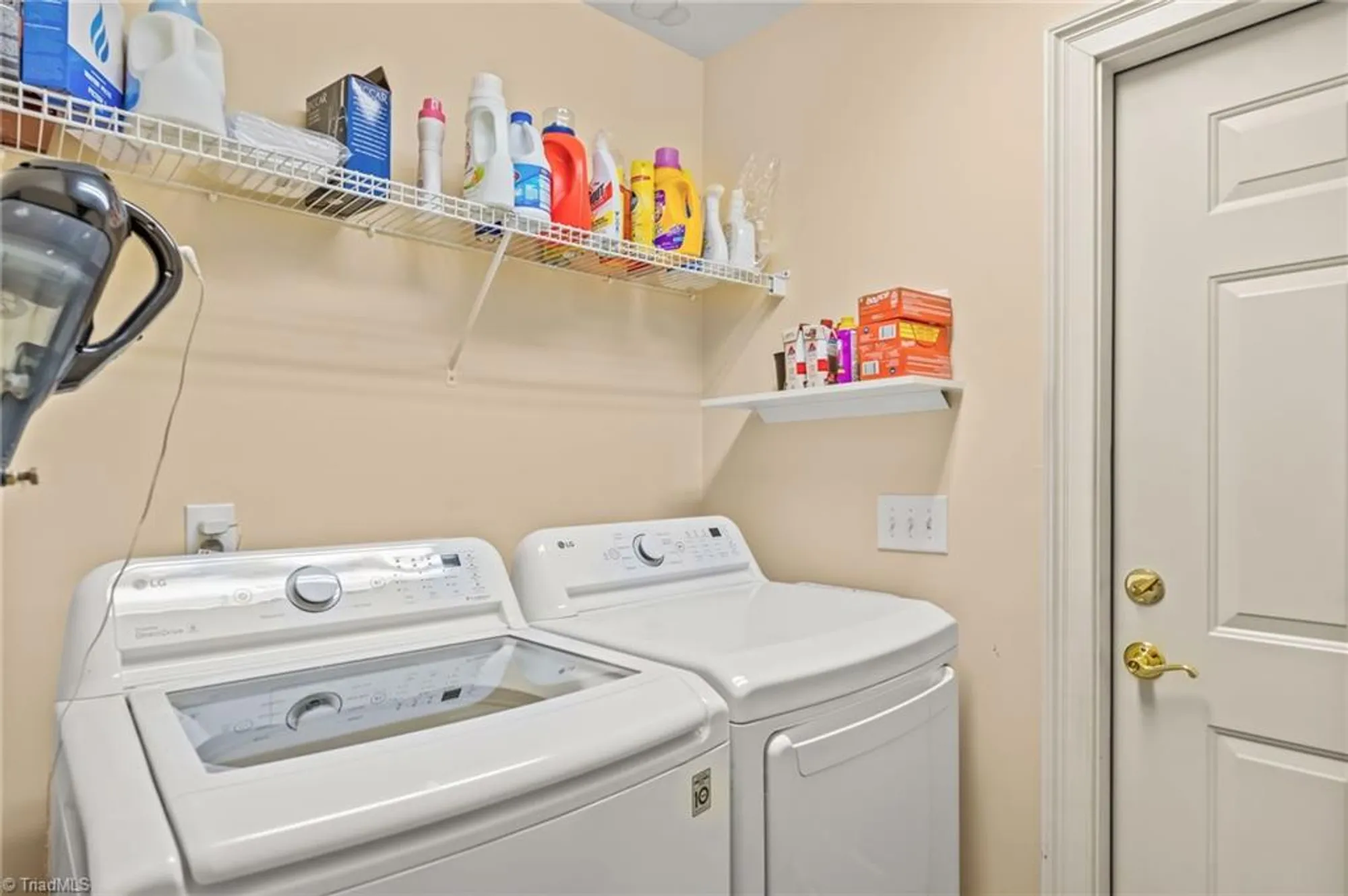 Property Slideshow image 21 of 37 | 4332 grassy moss dr, Greensboro, NC, 27409