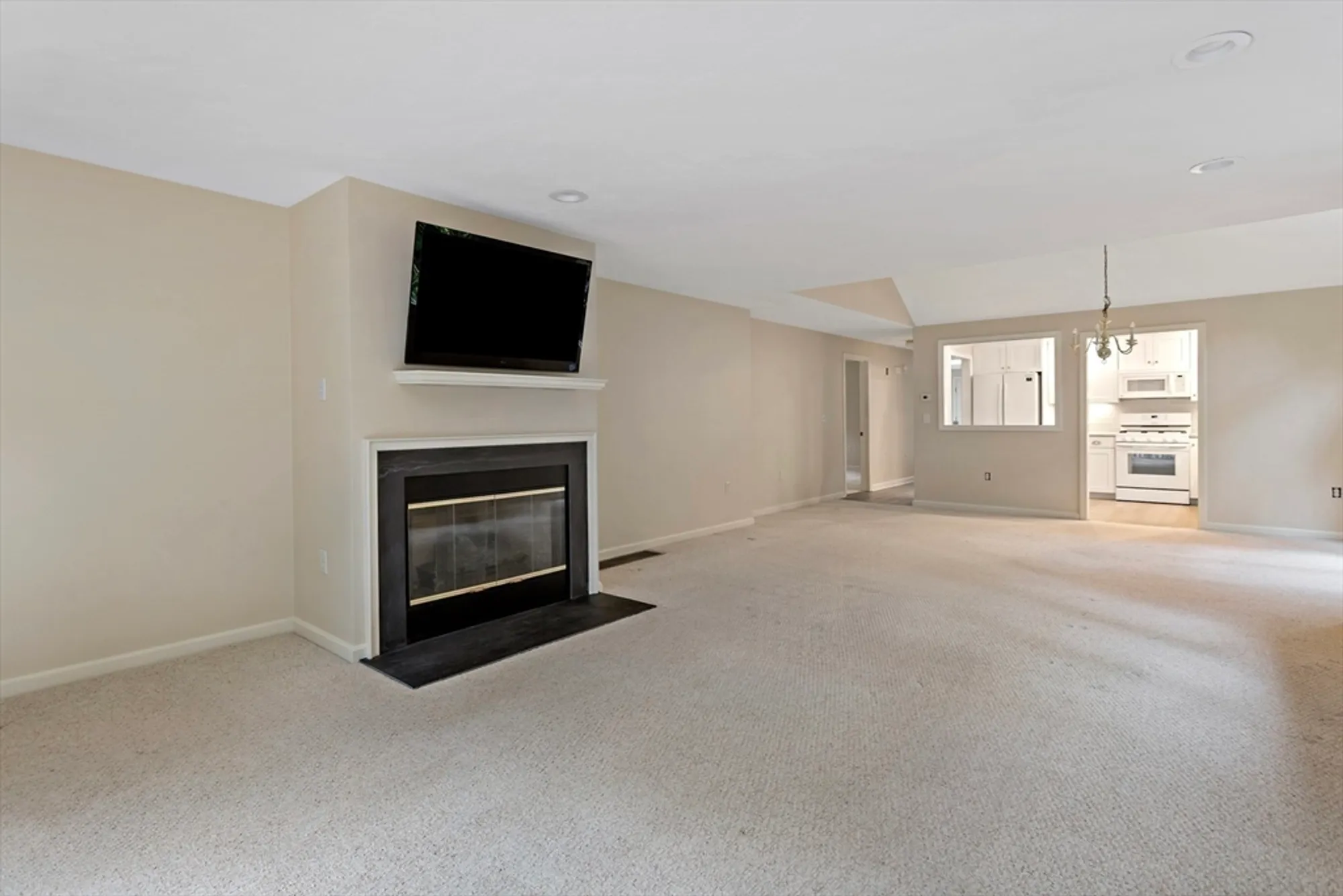 Property Slideshow image 9 of 19 | 37 pine hill blvd # 30, Mashpee, MA, 02649