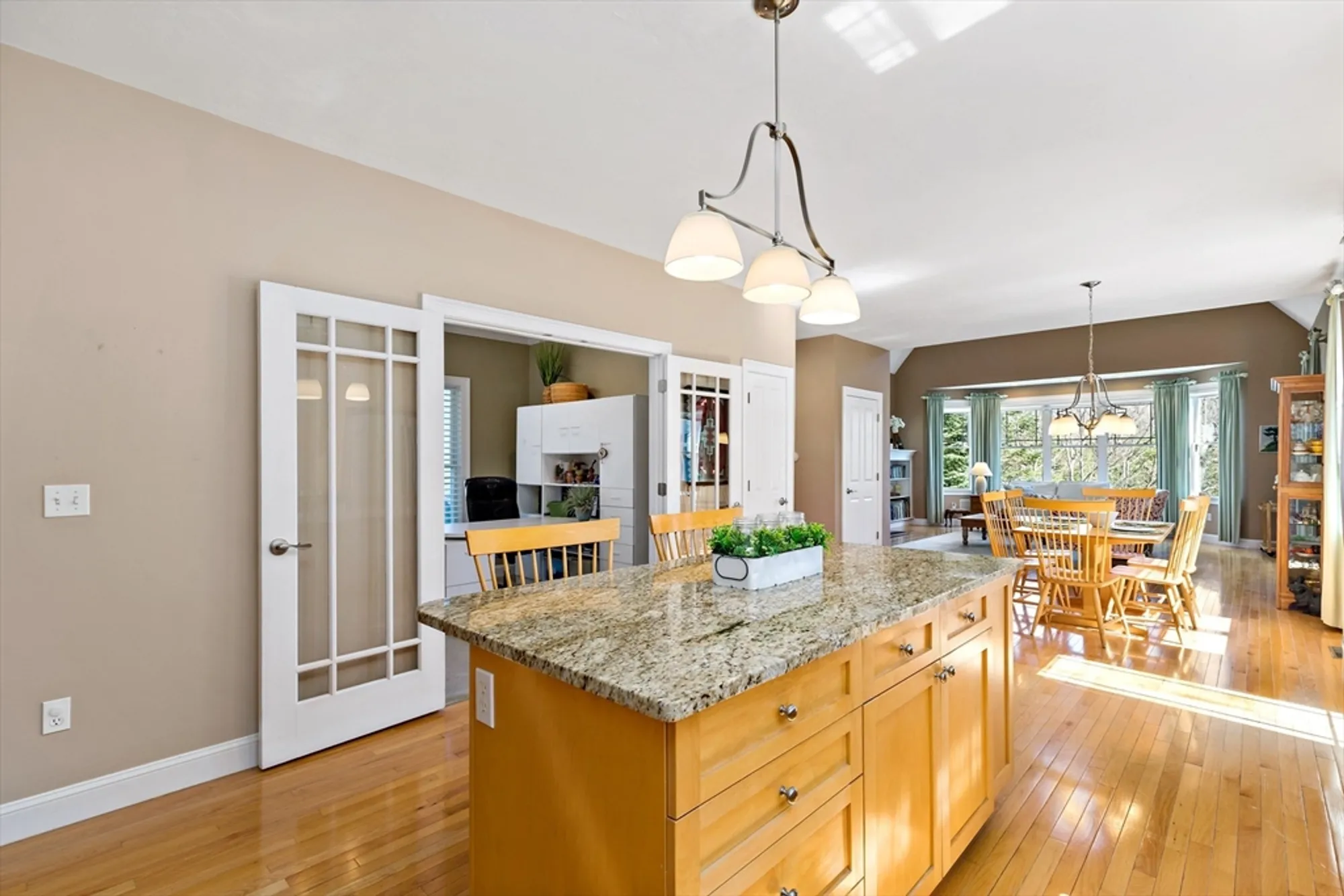 Property Slideshow image 10 of 24 | 9 aberdeen # 9, Plymouth, MA, 02360