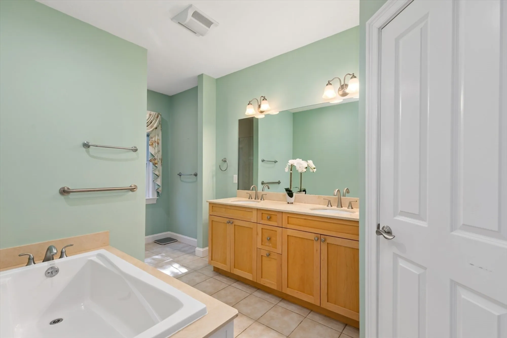 Property Slideshow image 18 of 24 | 9 aberdeen # 9, Plymouth, MA, 02360