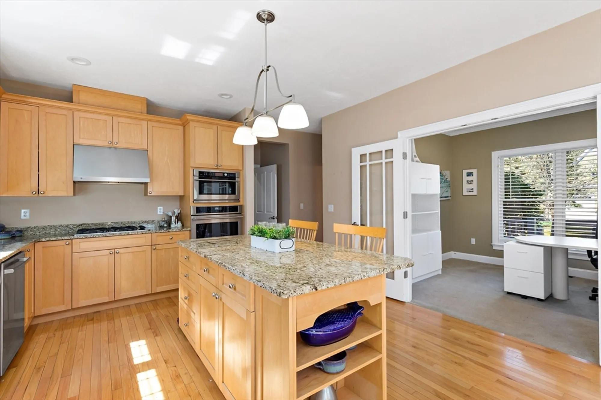 Property Slideshow image 9 of 24 | 9 aberdeen # 9, Plymouth, MA, 02360