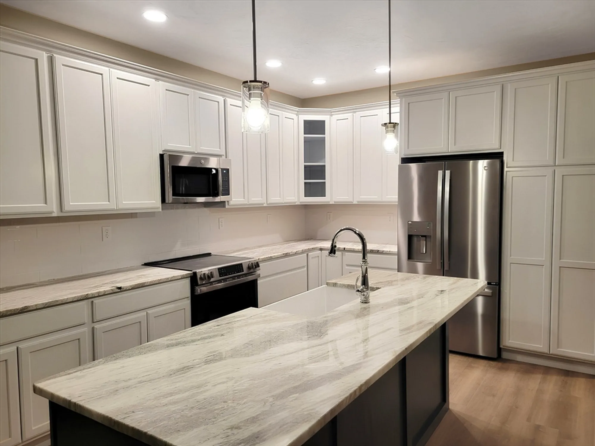 Property Slideshow image 2 of 7 | 6 fidelity dr # 3, Rutland, MA, 01543