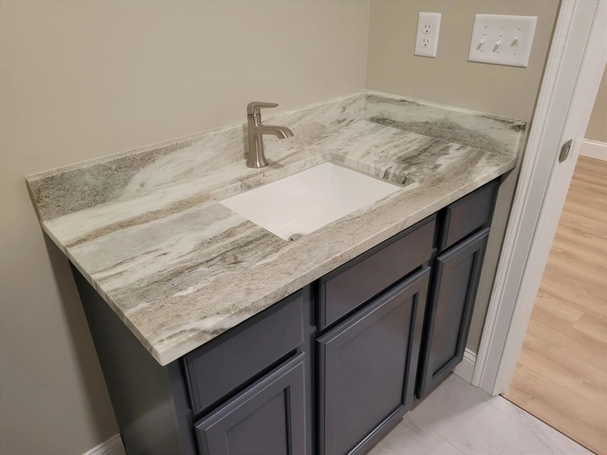 Property Slideshow image 6 of 7 | 6 fidelity dr # 3, Rutland, MA, 01543