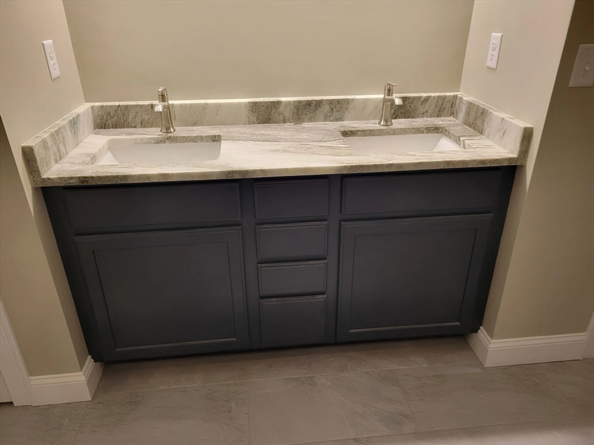 Property Slideshow image 5 of 7 | 6 fidelity dr # 3, Rutland, MA, 01543