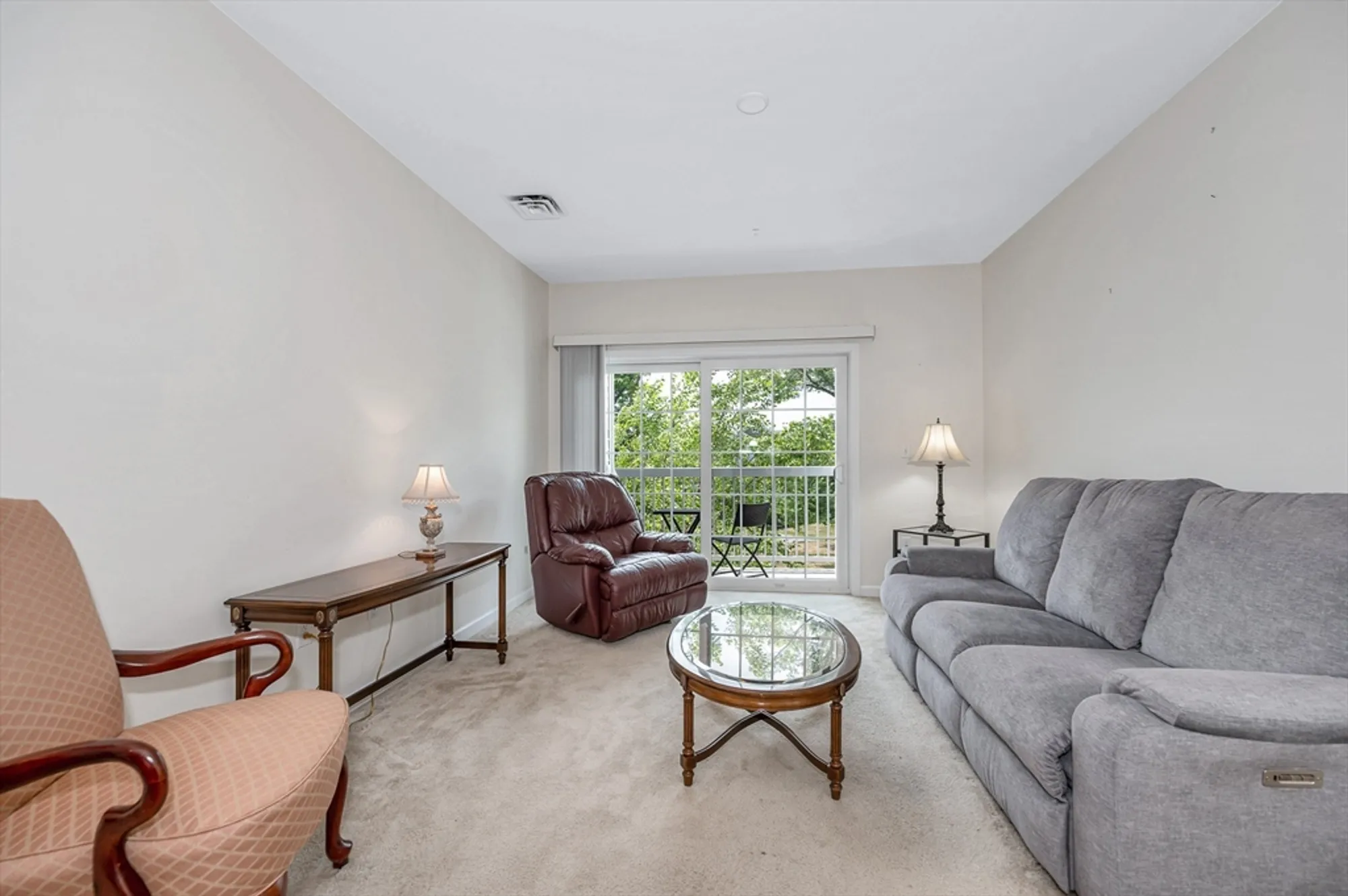 Property Slideshow image 11 of 28 | 62 abigail way unit 2007, Reading, MA, 01867