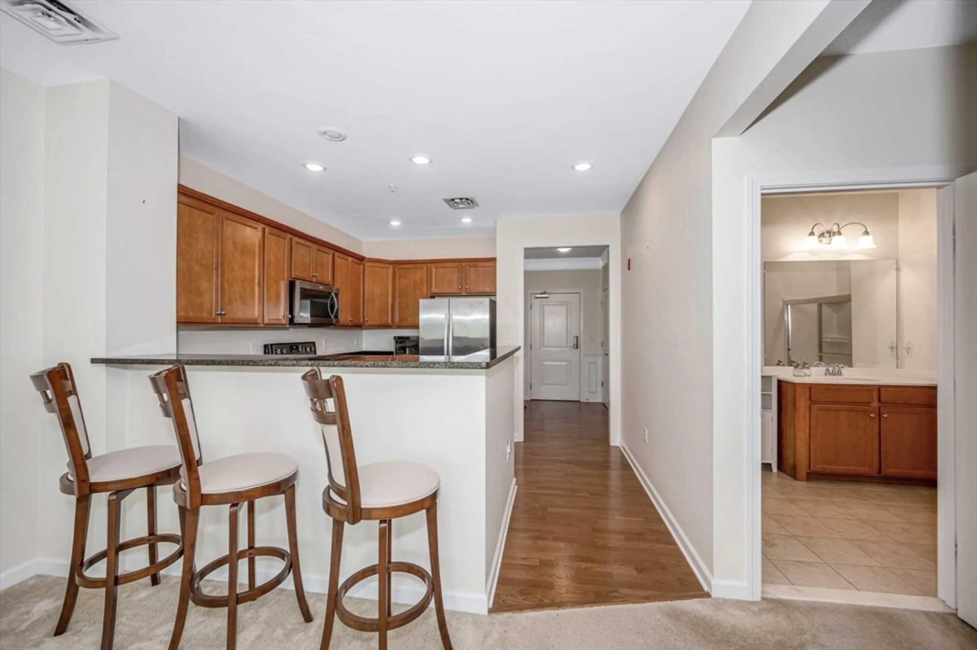 Property Slideshow image 6 of 28 | 62 abigail way unit 2007, Reading, MA, 01867