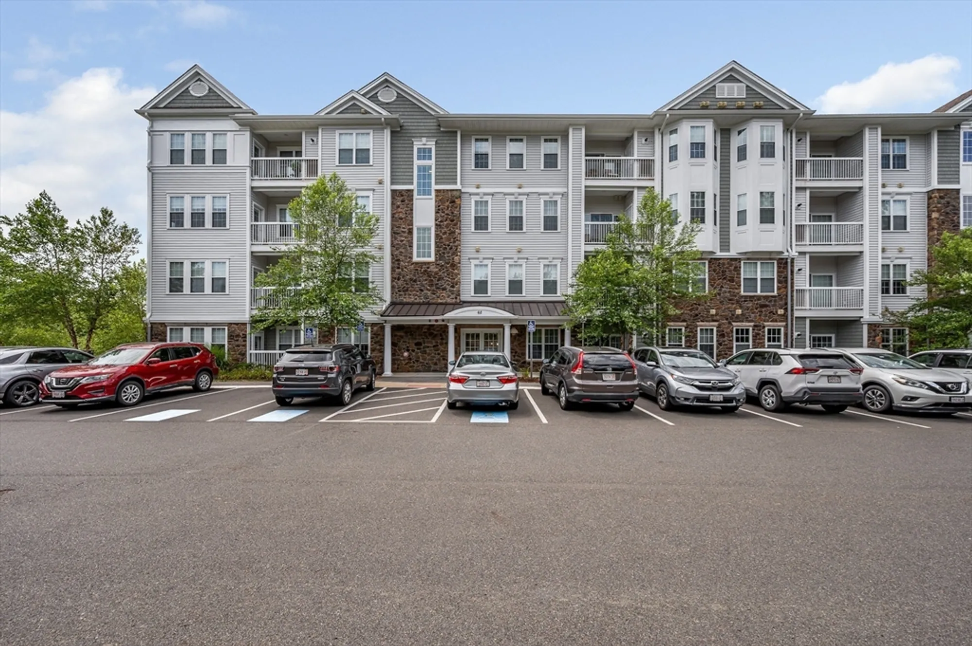 Property Slideshow image 24 of 28 | 62 abigail way unit 2007, Reading, MA, 01867