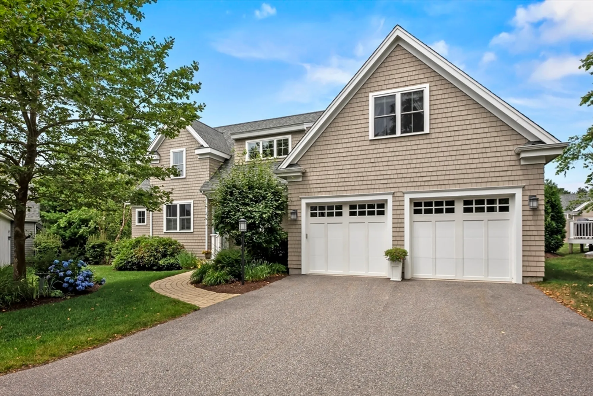 Property Slideshow image 1 of 39 | 18 inverness ln # 18, Plymouth, MA, 02360