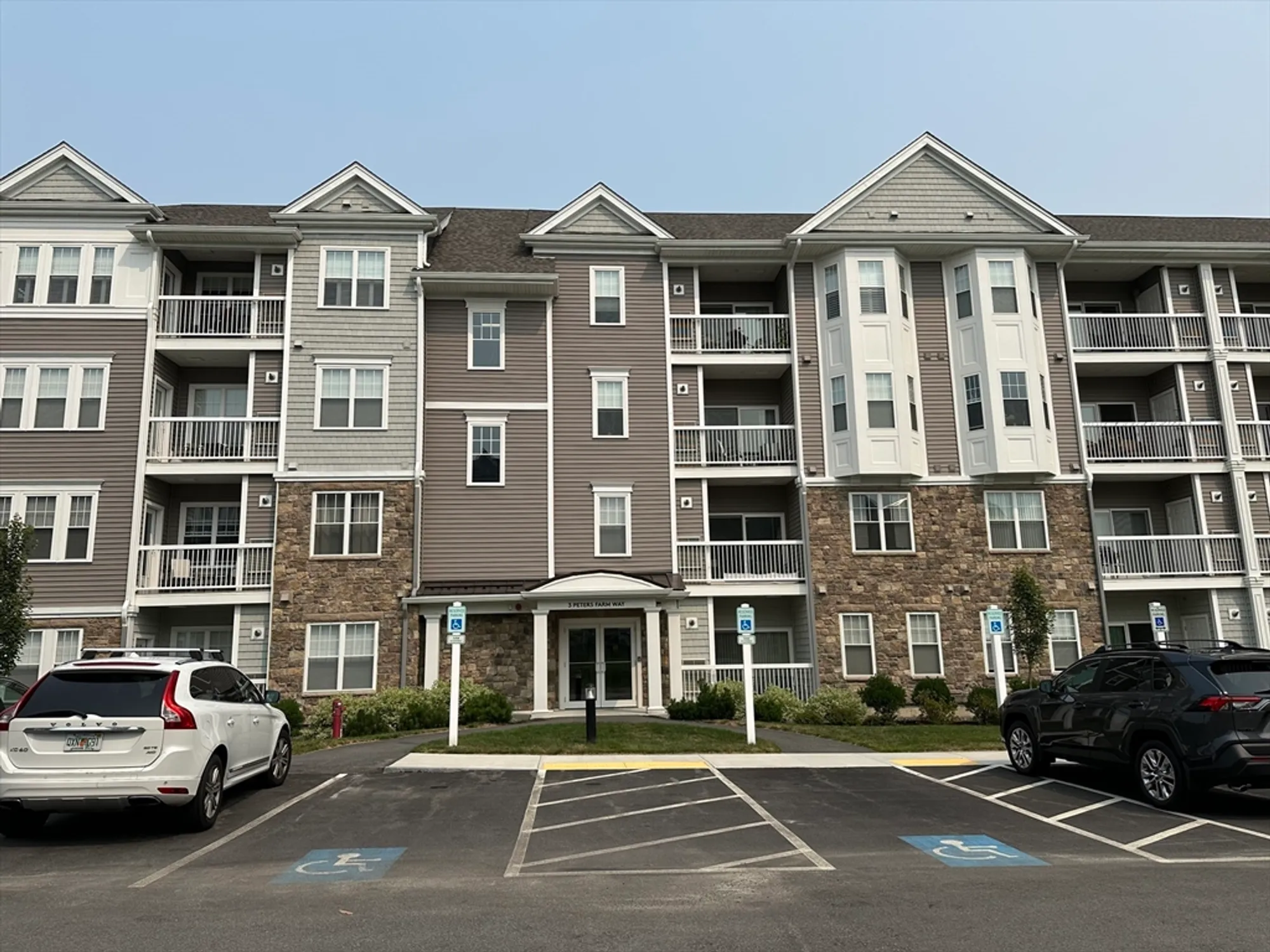 Property Slideshow image 3 of 23 | 3102 peters farm way # 102, Westborough, MA, 01581