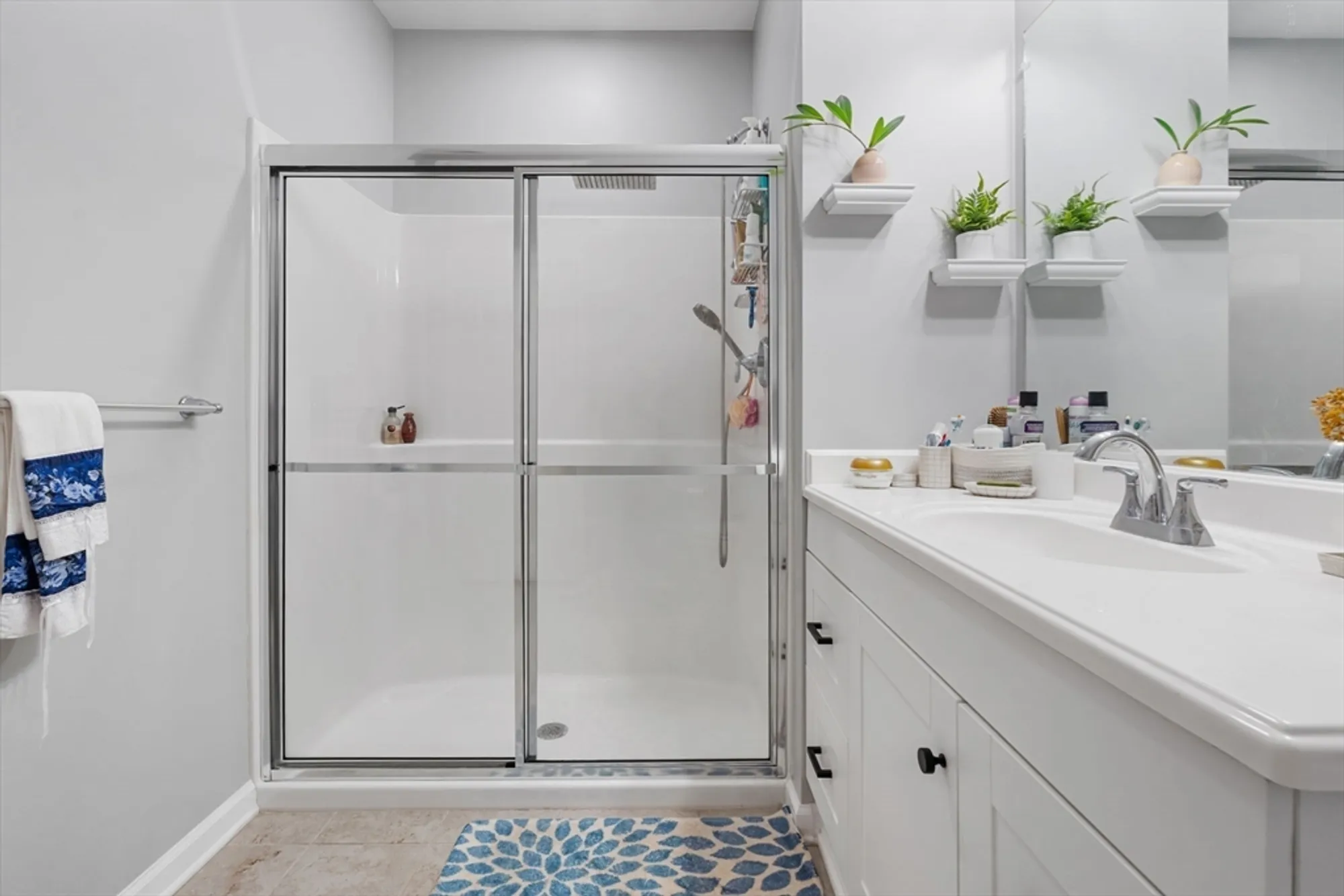 Property Slideshow image 21 of 39 | 12302 peters farm way # 302, Westborough, MA, 01581