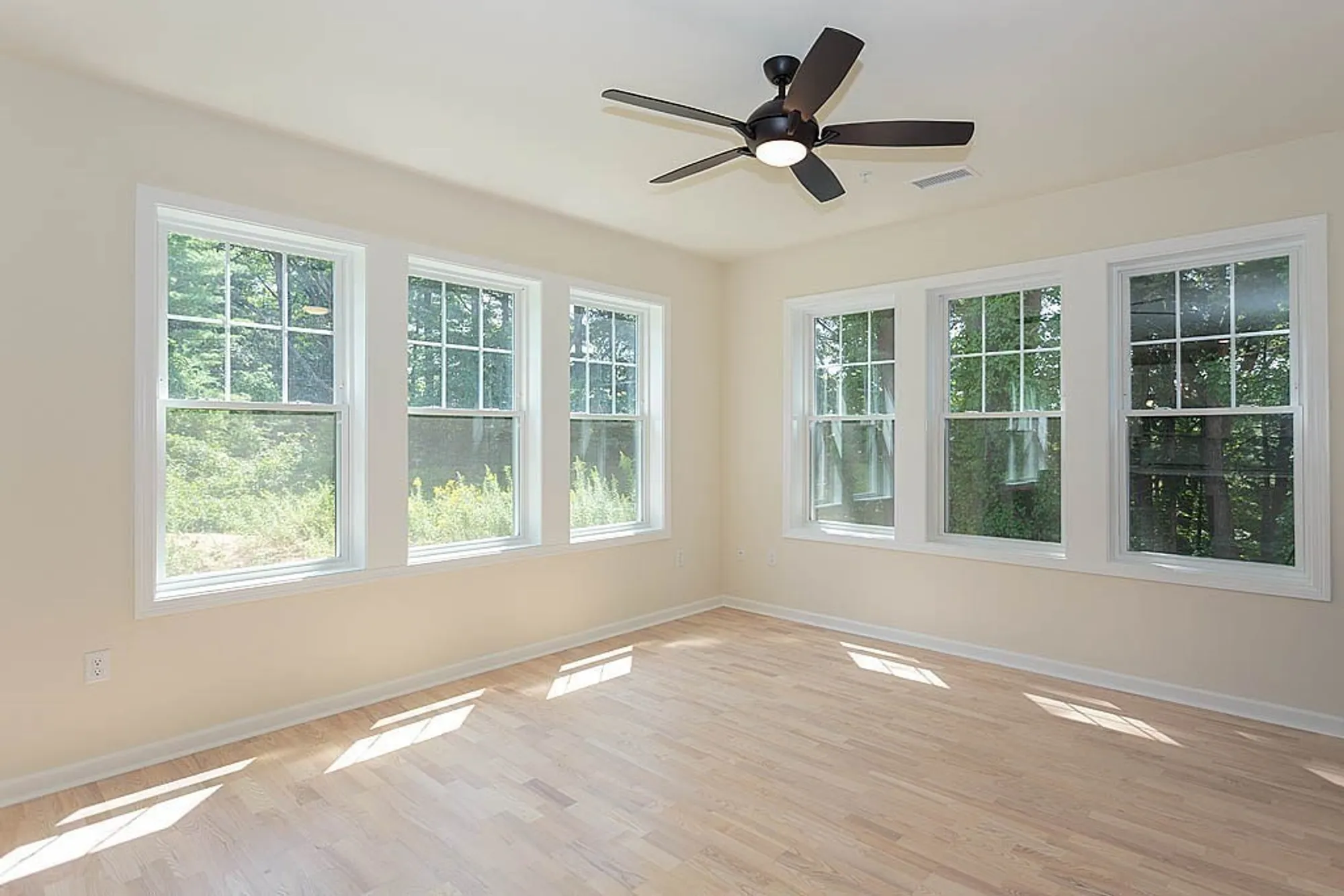 Property Slideshow image 4 of 13 | 300 martins lndg apt 107, North Reading, MA, 01864