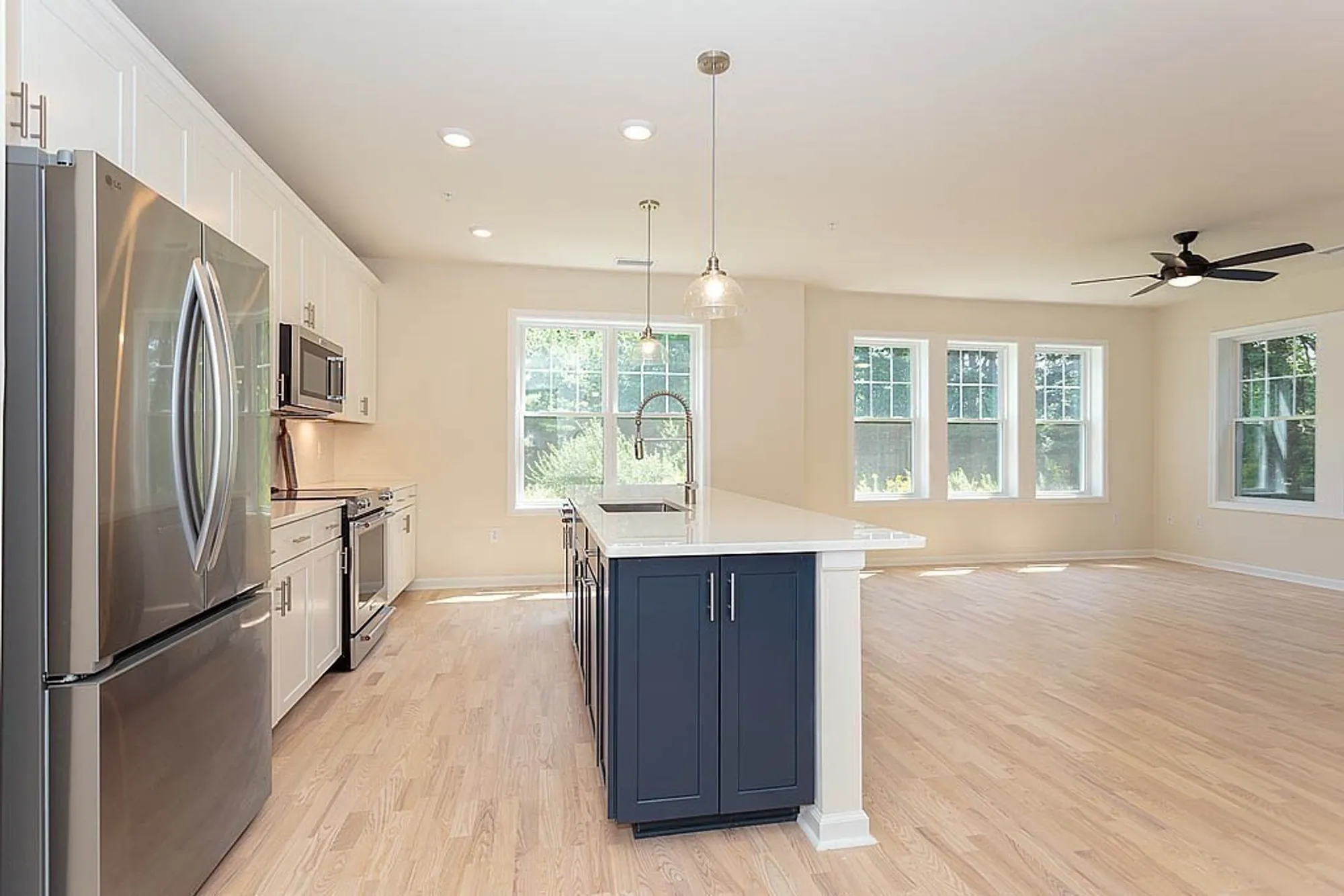 Property Slideshow image 5 of 13 | 300 martins lndg apt 107, North Reading, MA, 01864
