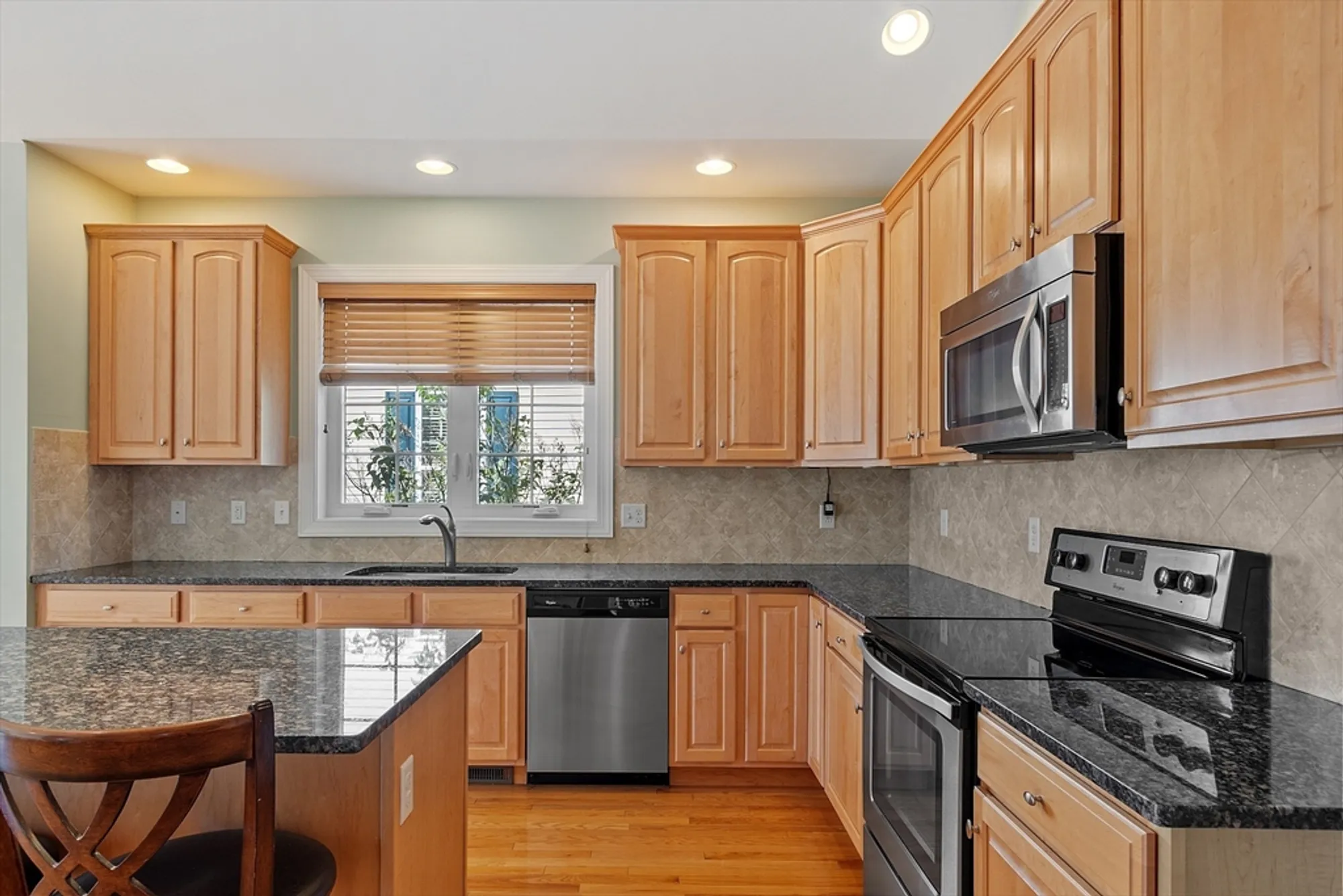 Property Slideshow image 10 of 38 | 13 wilshire way # 13, Marlborough, MA, 01752
