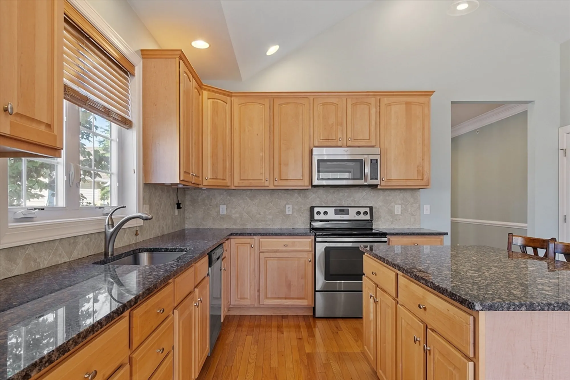 Property Slideshow image 11 of 38 | 13 wilshire way # 13, Marlborough, MA, 01752