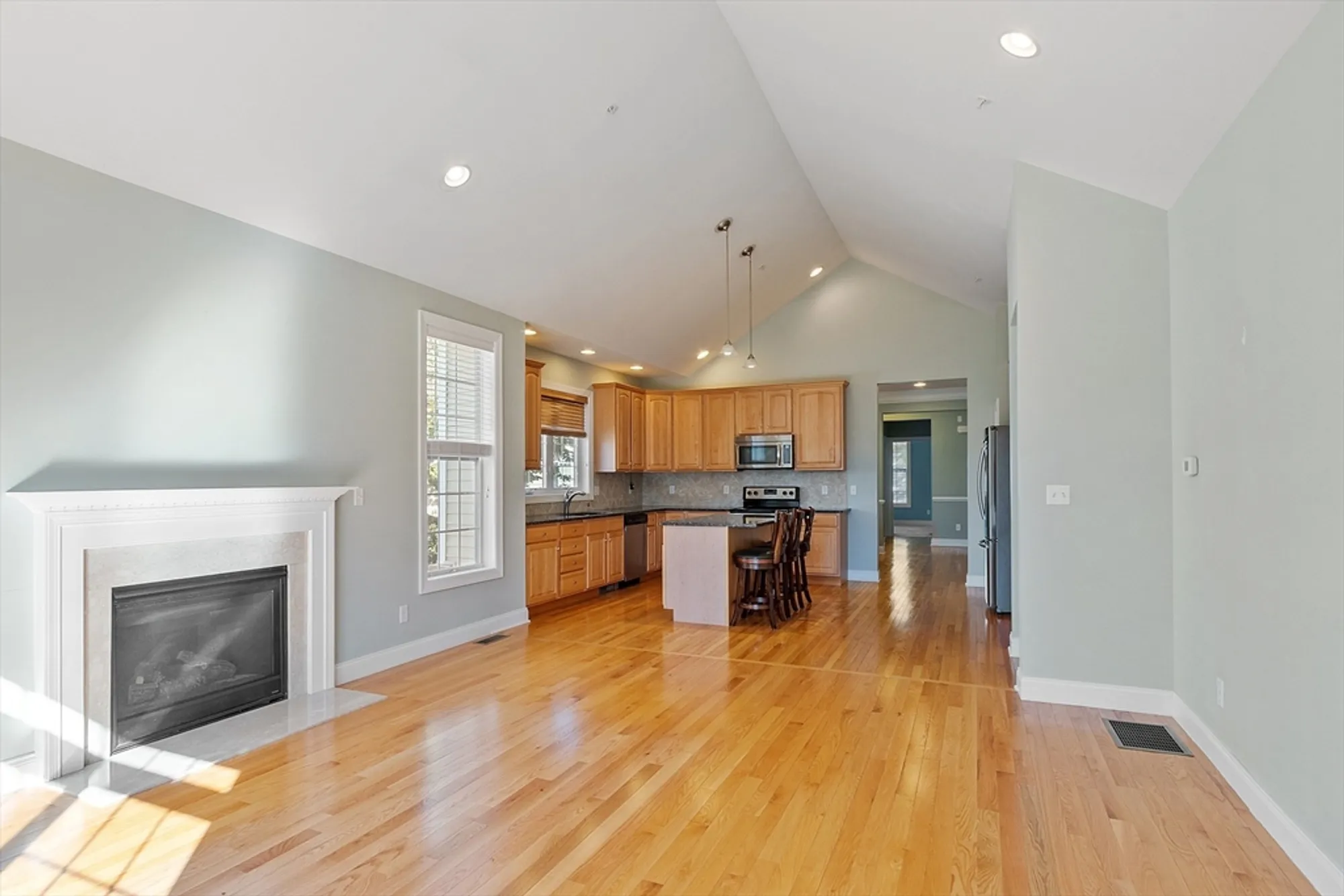 Property Slideshow image 19 of 38 | 13 wilshire way # 13, Marlborough, MA, 01752