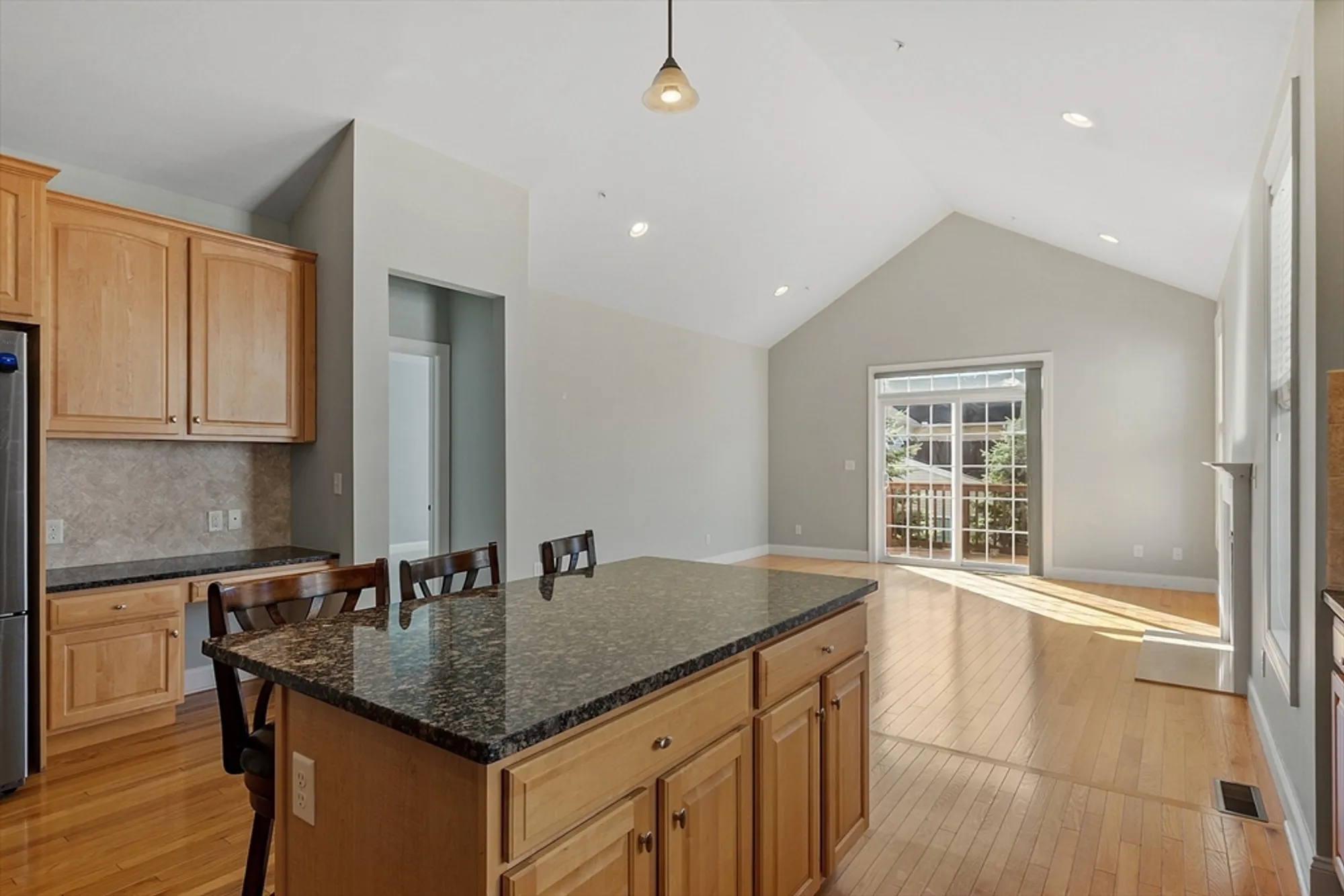Property Slideshow image 13 of 38 | 13 wilshire way # 13, Marlborough, MA, 01752