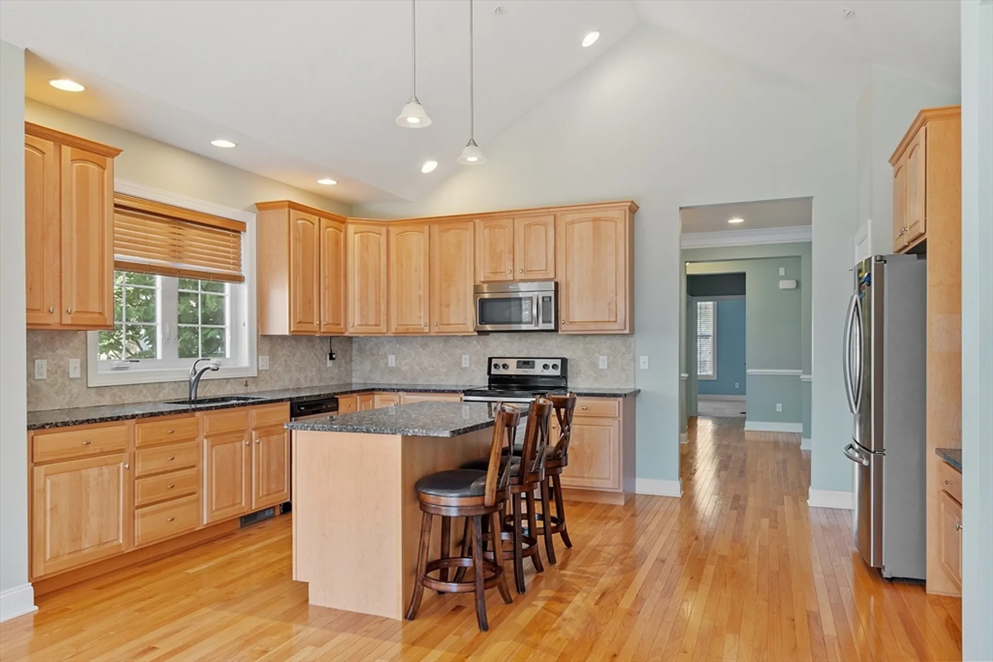 Property Slideshow image 12 of 38 | 13 wilshire way # 13, Marlborough, MA, 01752