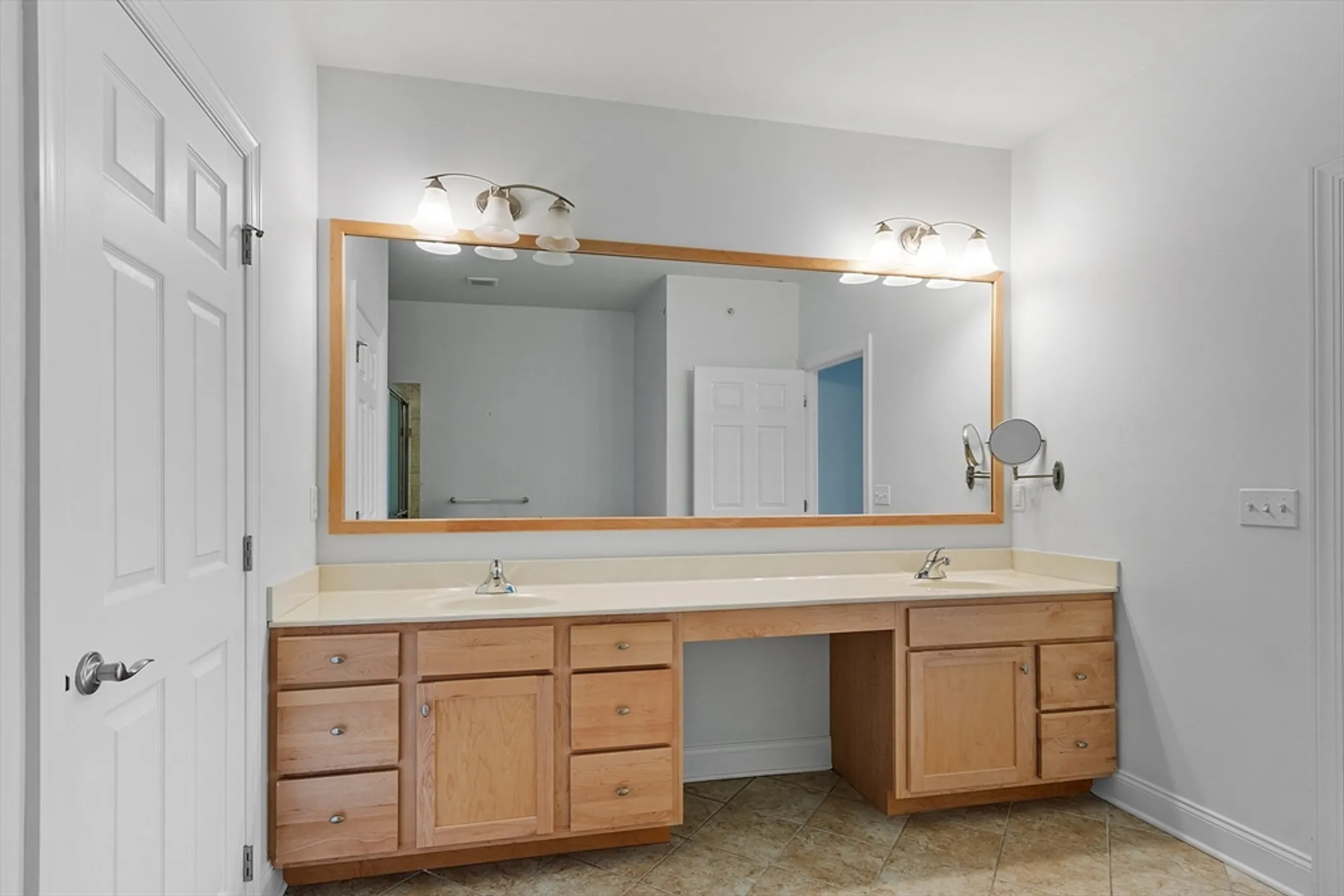 Property Slideshow image 24 of 38 | 13 wilshire way # 13, Marlborough, MA, 01752