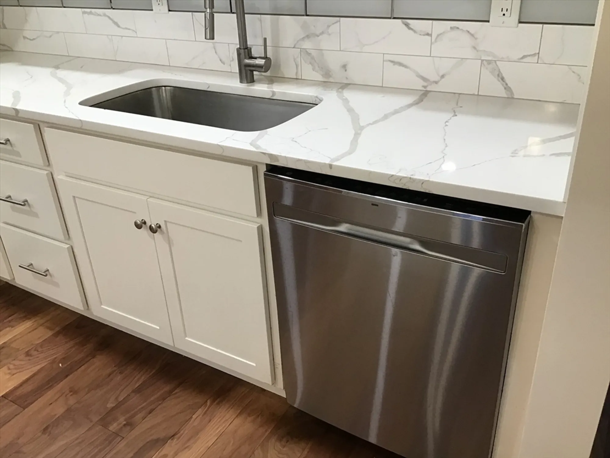 Property Slideshow image 3 of 31 | 45 plaza way unit 406, Plymouth, MA, 02360