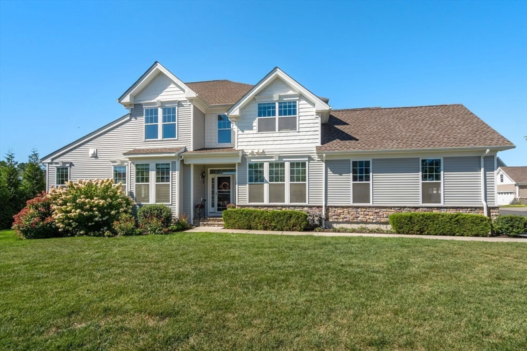 Property Slideshow image 3 of 41 | 20 lansing way # 20, Millis, MA, 02054