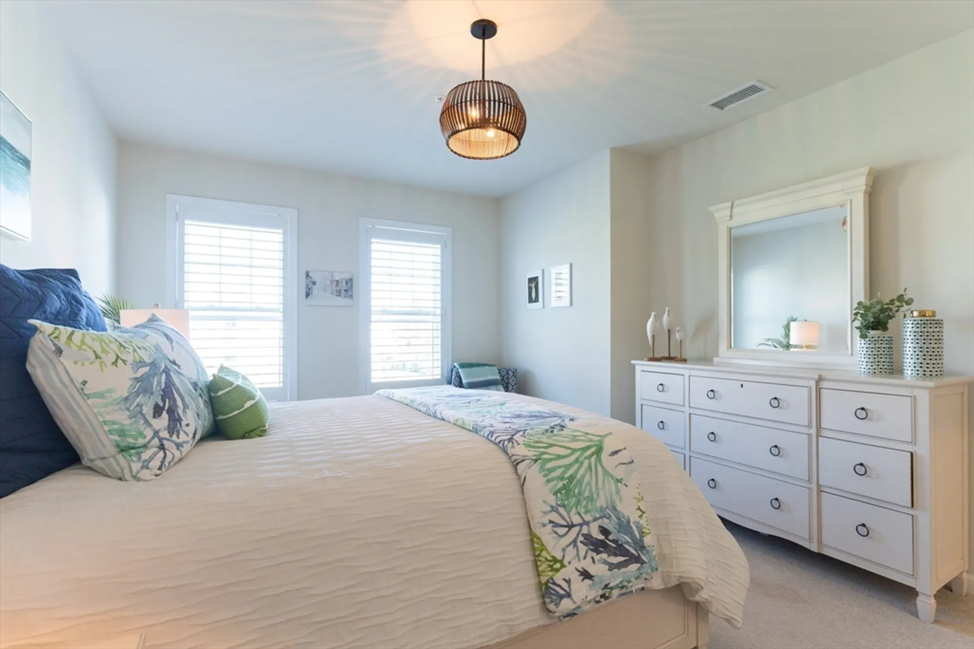 Property Slideshow image 14 of 36 | 12208 peters farm way # 12208, Westborough, MA, 01581