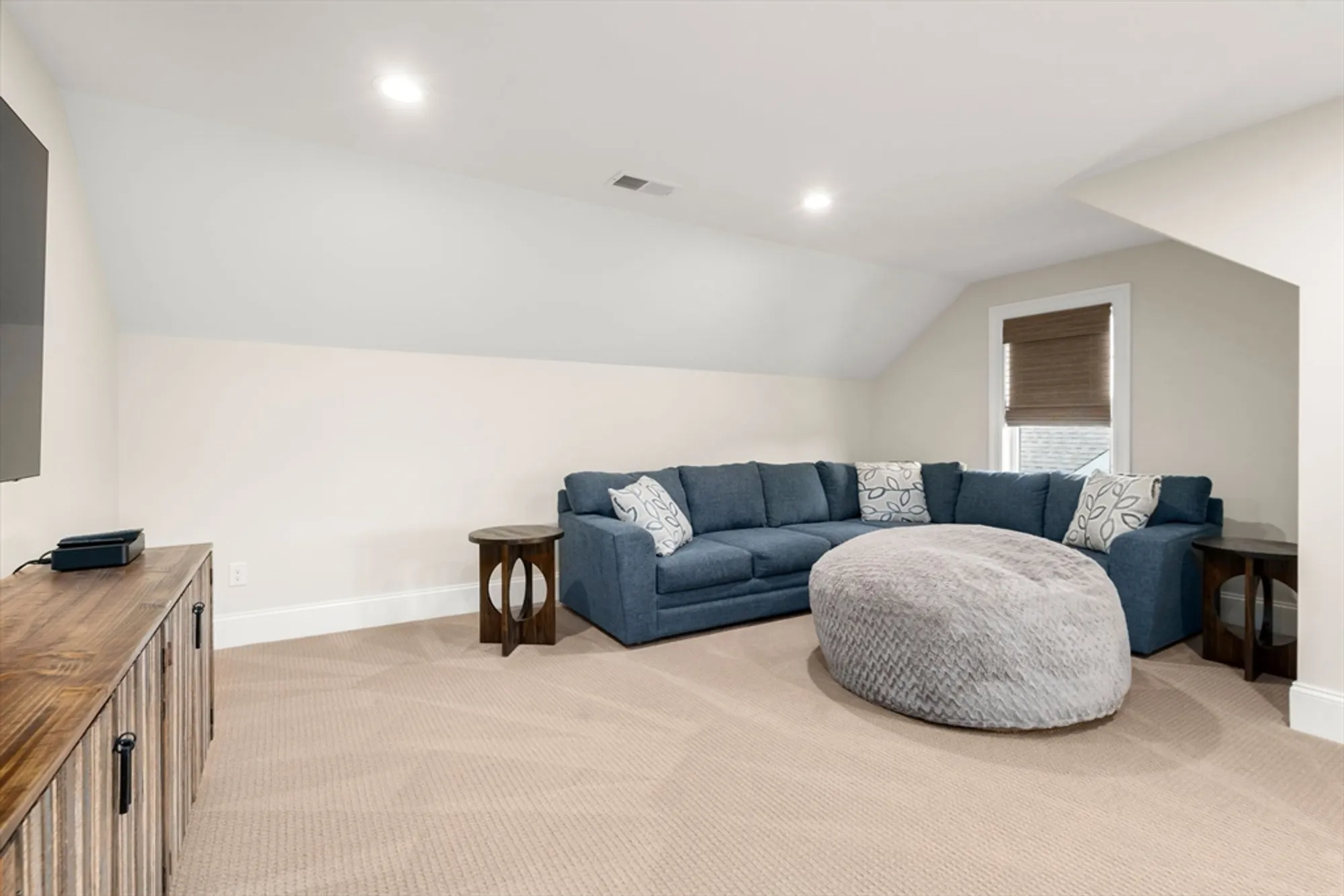 Property Slideshow image 22 of 41 | 18 eagle ln # 21, Framingham, MA, 01701