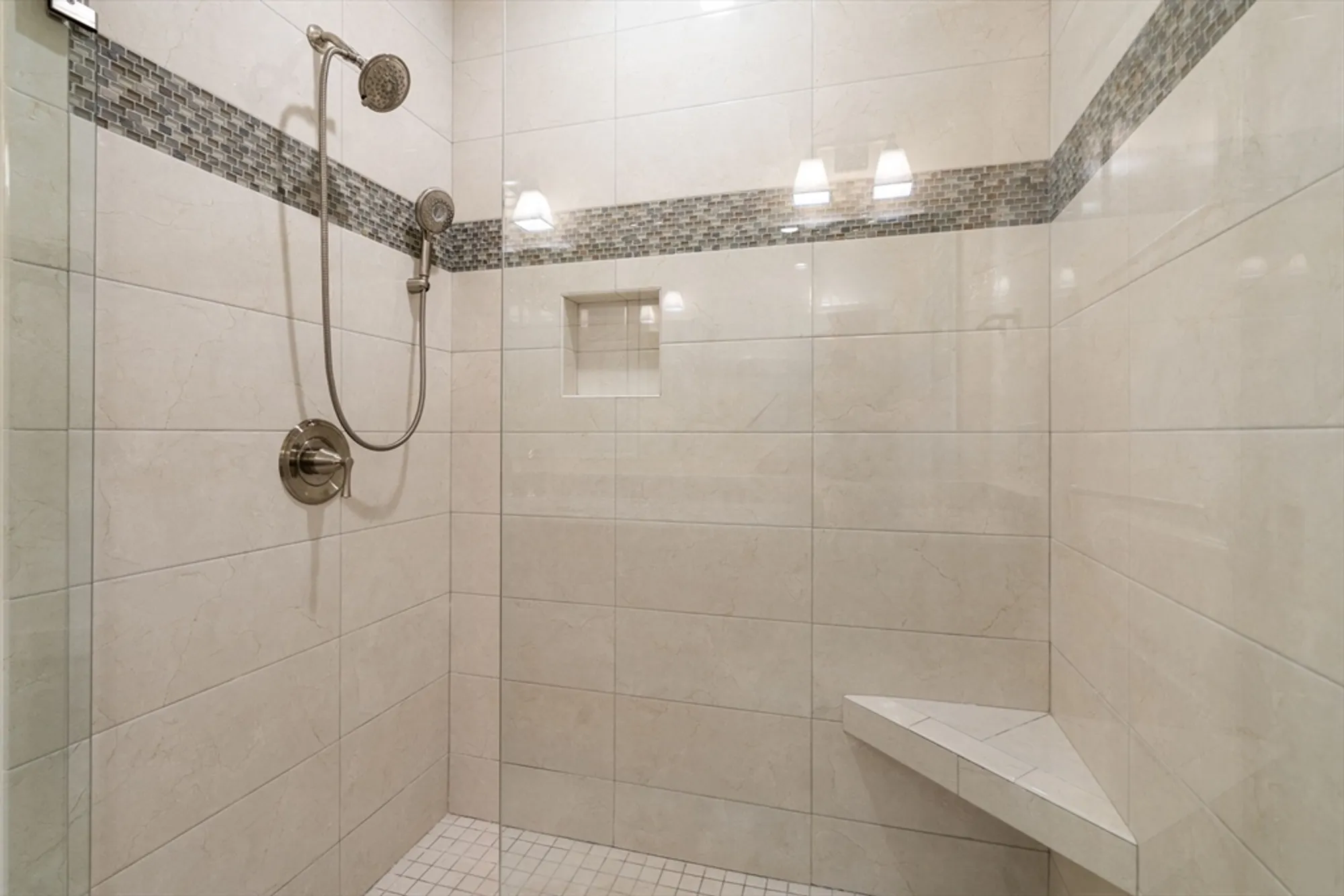 Property Slideshow image 20 of 41 | 18 eagle ln # 21, Framingham, MA, 01701