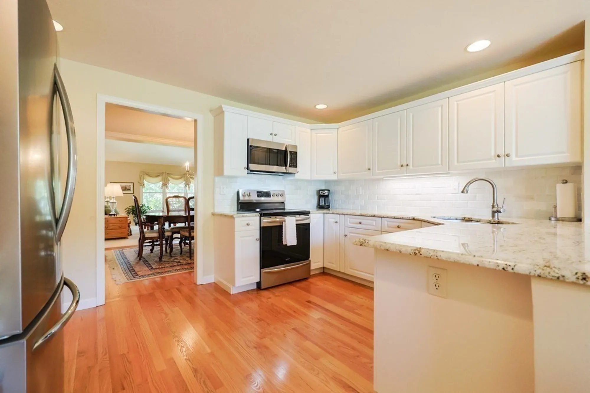 Property Slideshow image 8 of 31 | 9 shaker way # 9, Westborough, MA, 01581