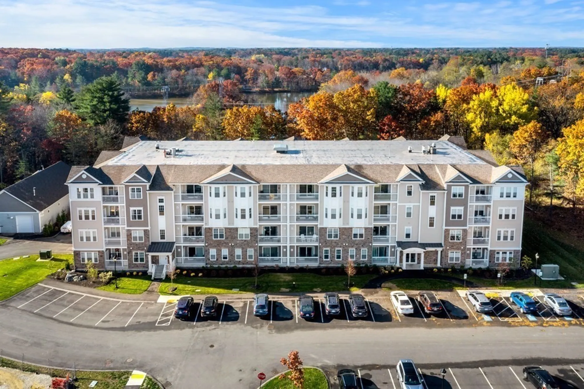 Property Slideshow image 30 of 35 | 320 martins lndg 411, North Reading, MA, 01864