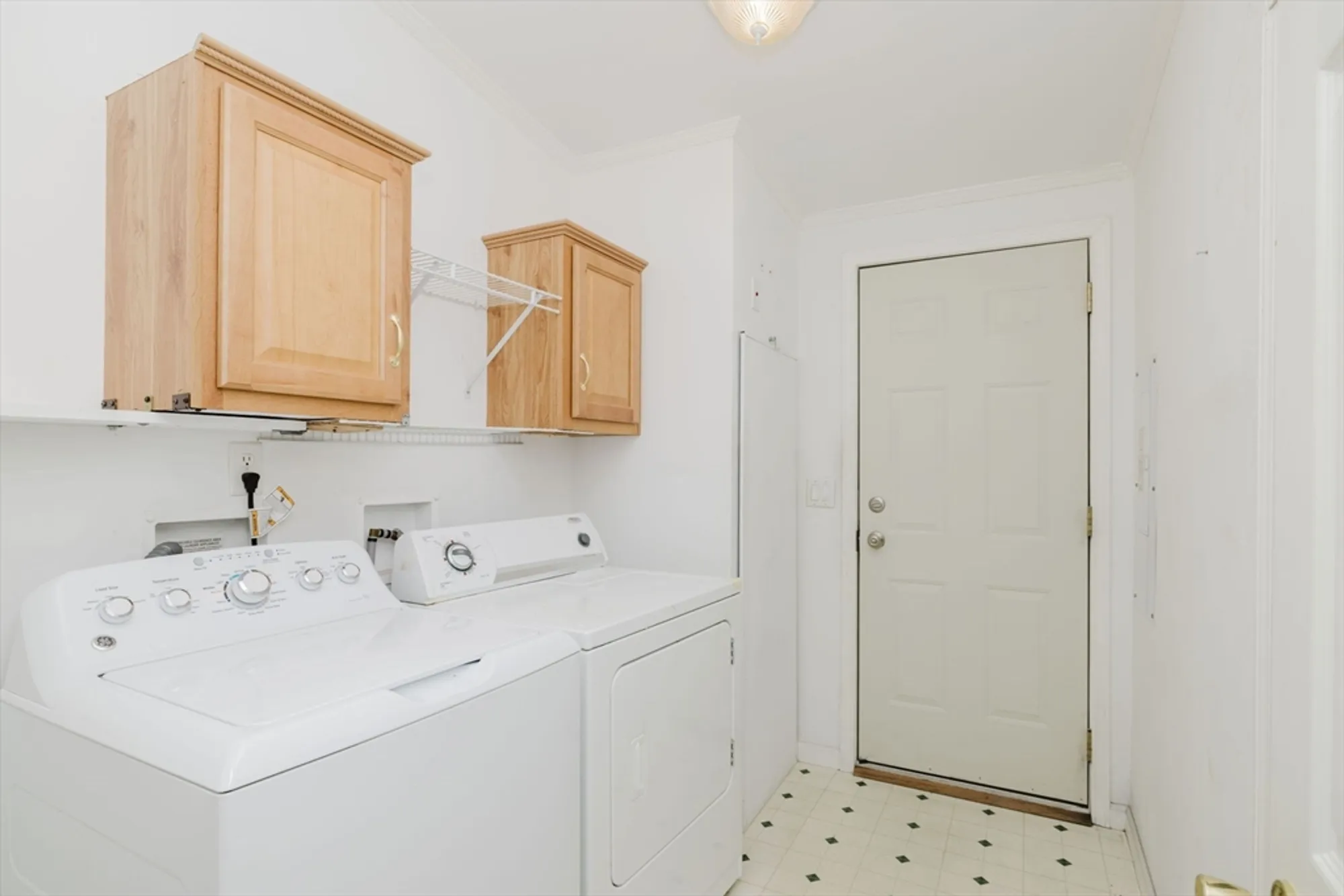 Property Slideshow image 22 of 32 | 2602 green st, Middleboro, MA, 02346