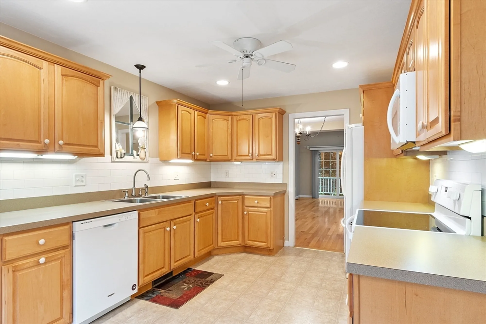 Property Slideshow image 4 of 36 | 453 blue heron dr # 453, Lancaster, MA, 01523