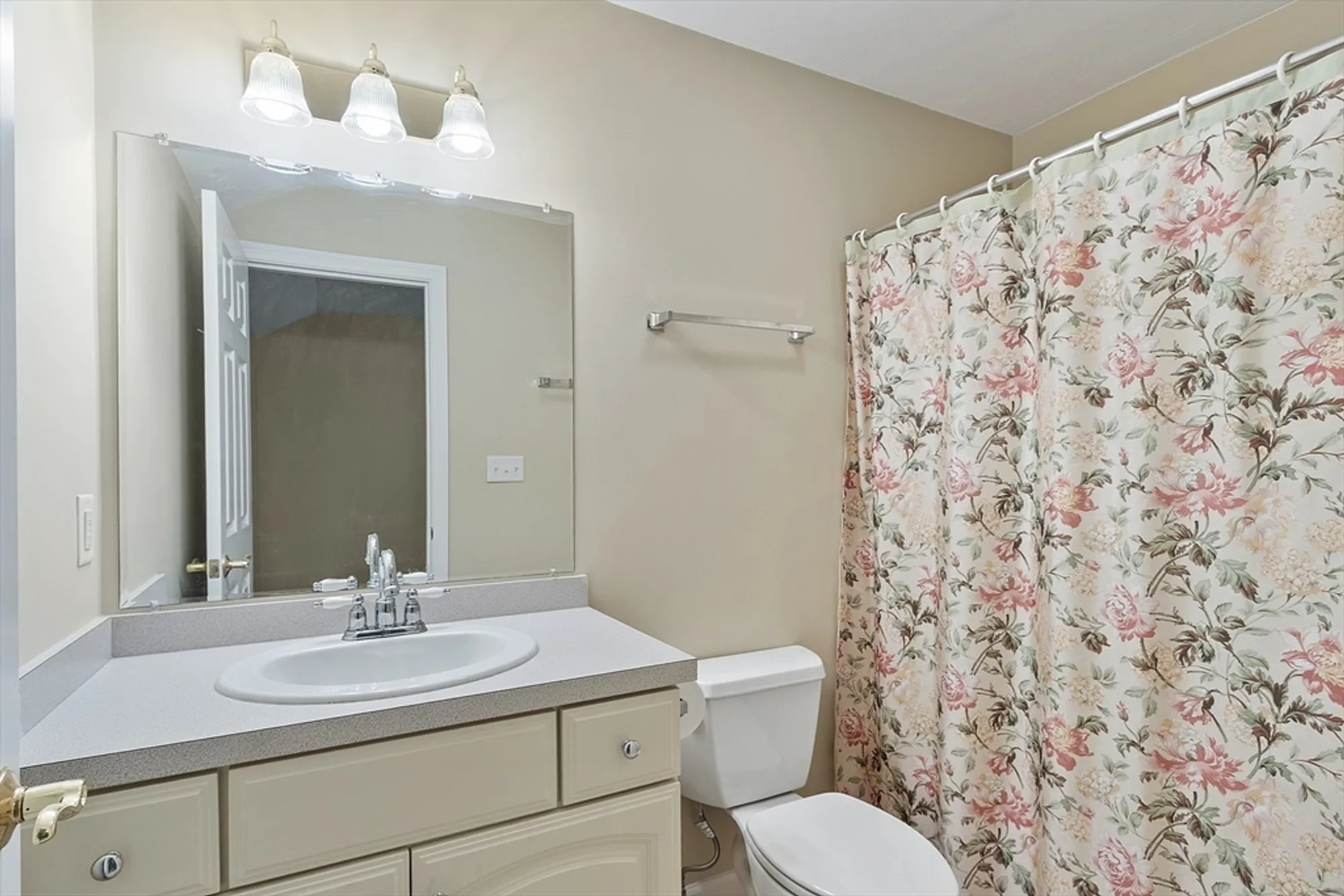 Property Slideshow image 25 of 36 | 453 blue heron dr # 453, Lancaster, MA, 01523